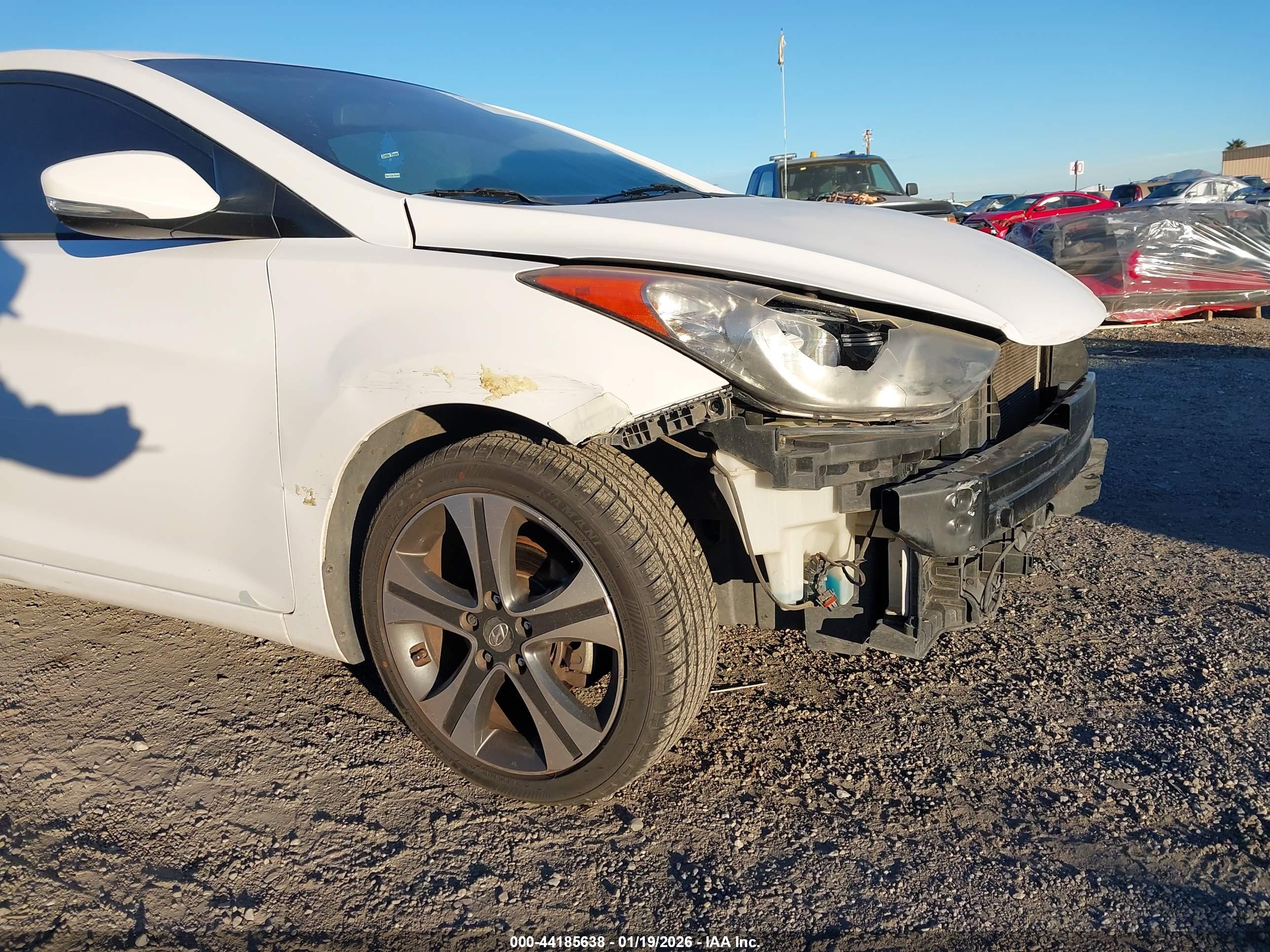 HYUNDAI ELANTRA image 6