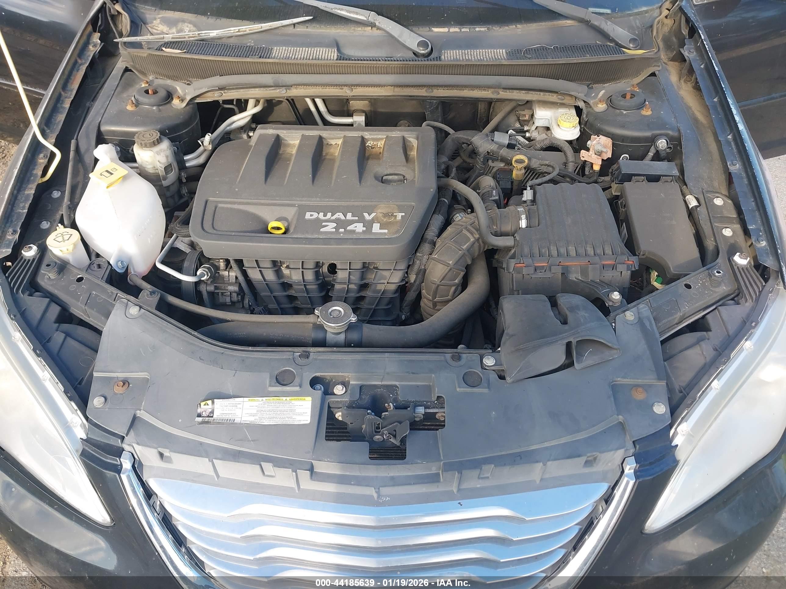 CHRYSLER 200 image 10