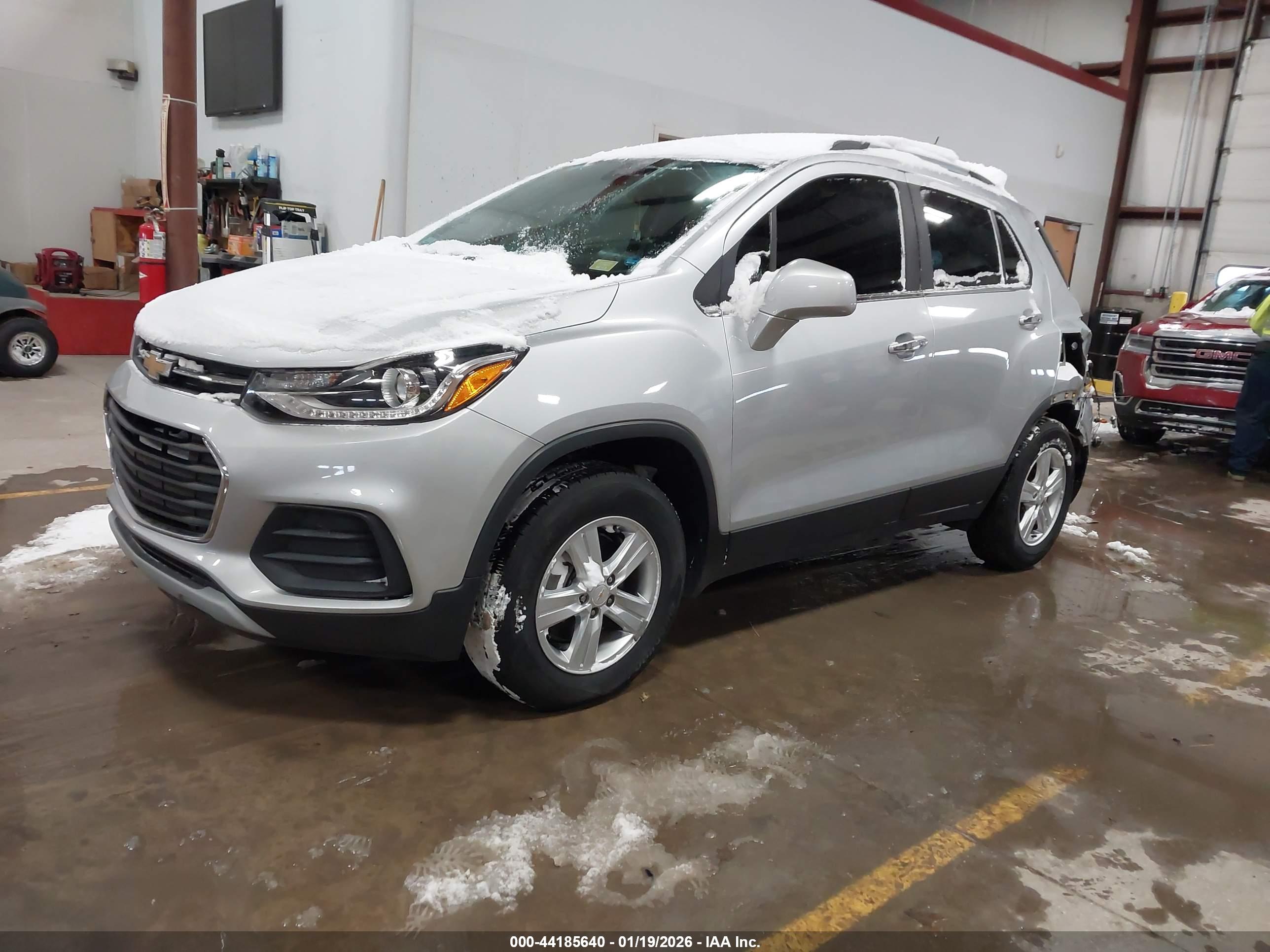 CHEVROLET TRAX image 2