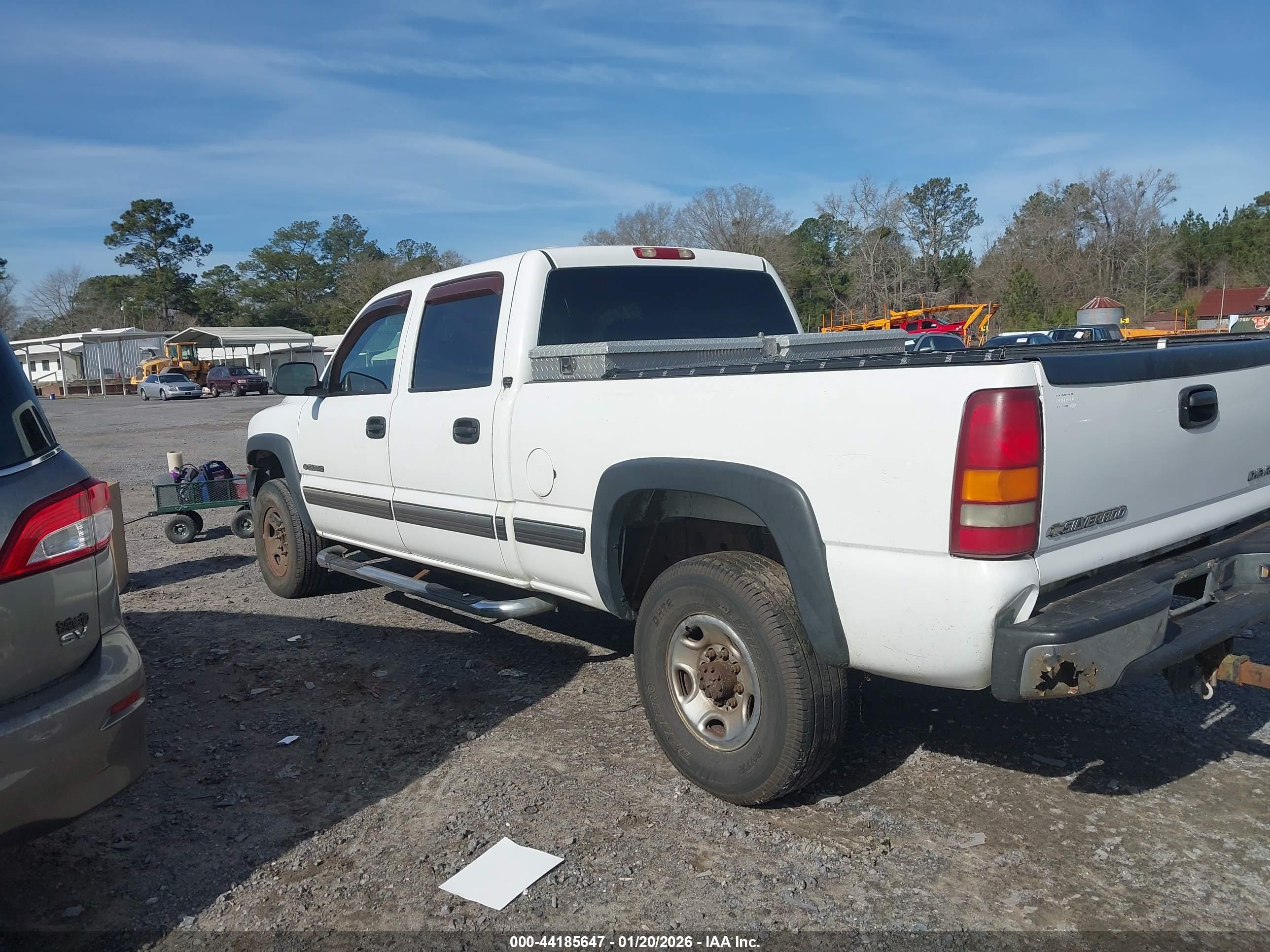 CHEVROLET SILVERADO image 3