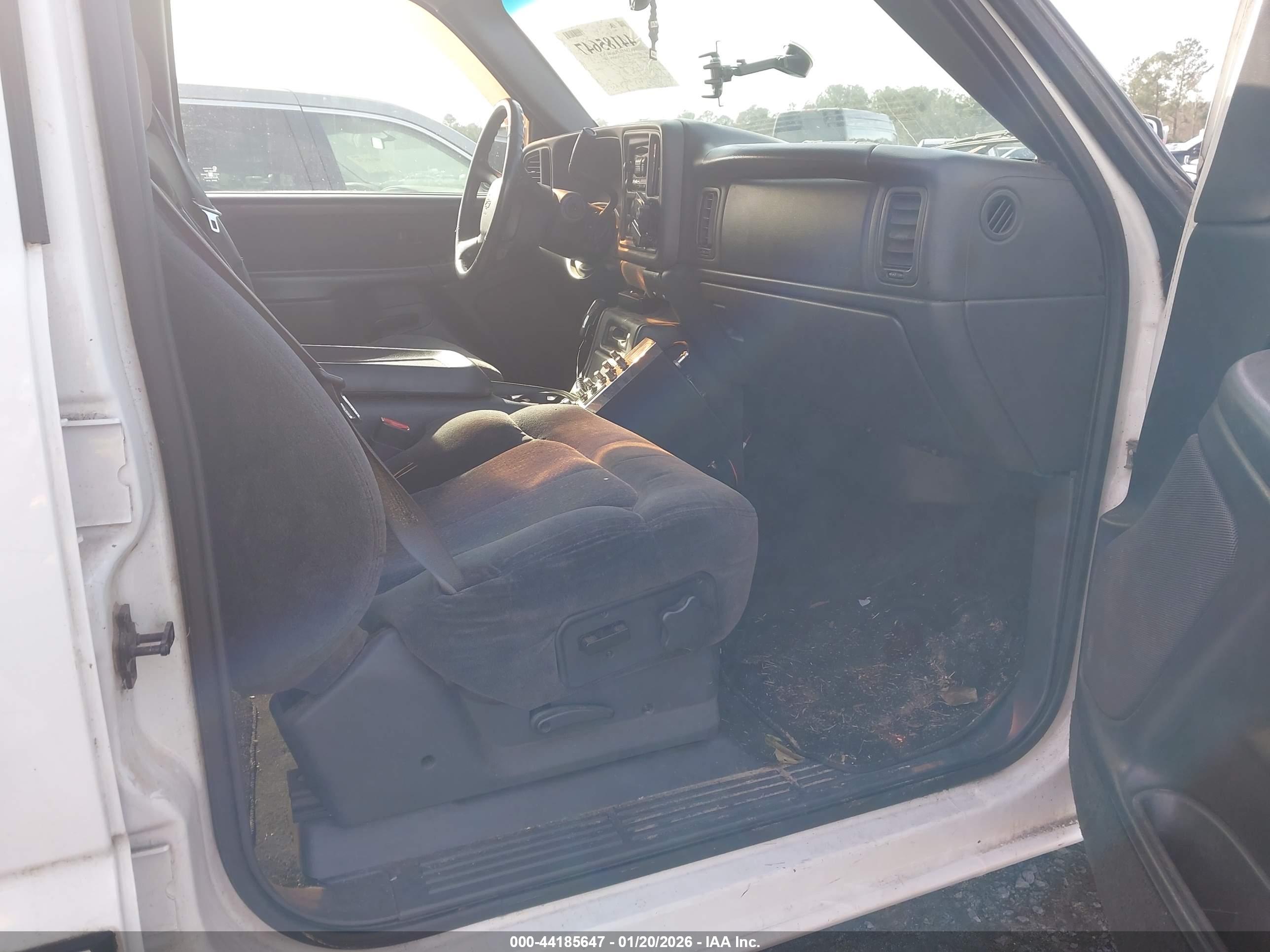 CHEVROLET SILVERADO image 5