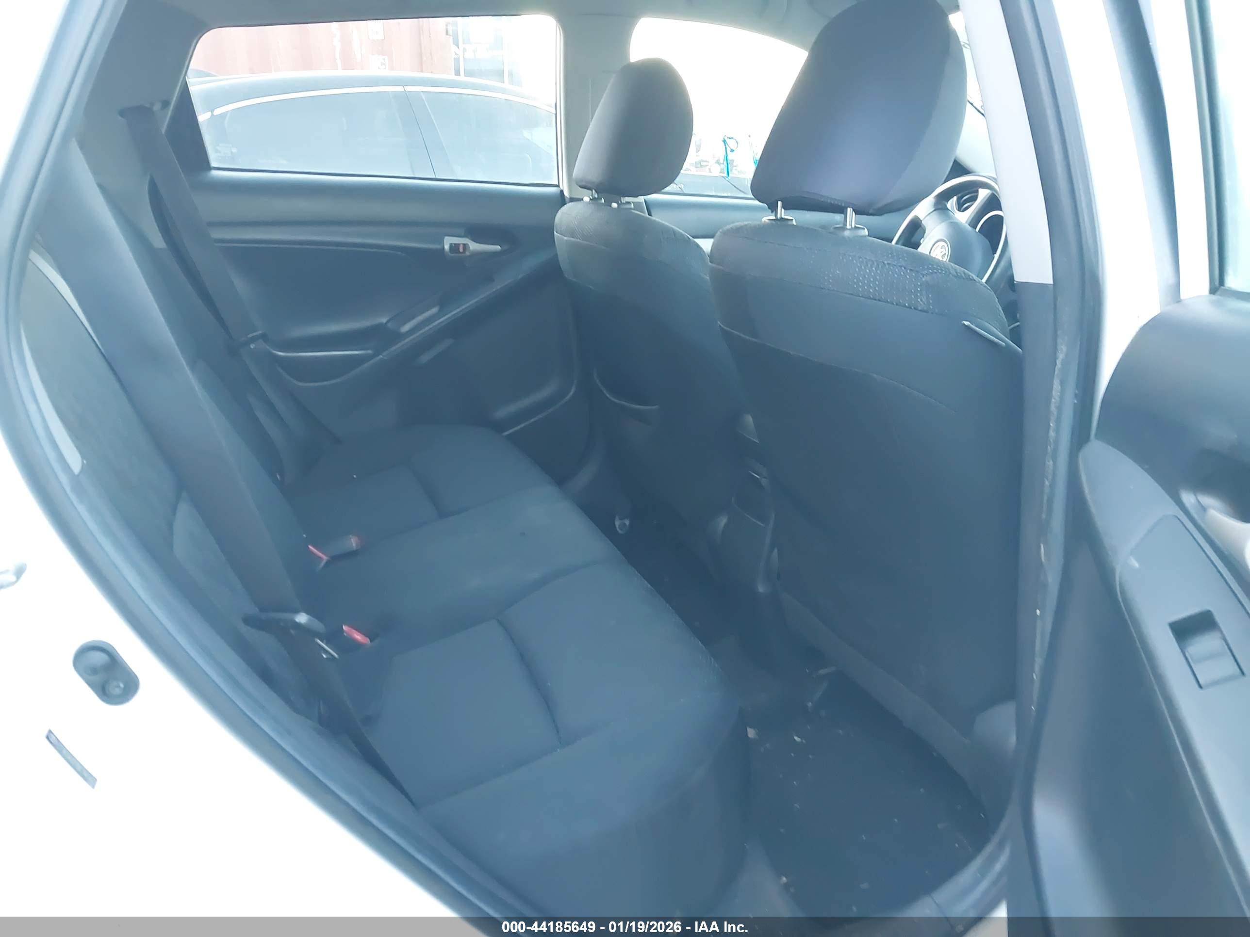 TOYOTA MATRIX image 8