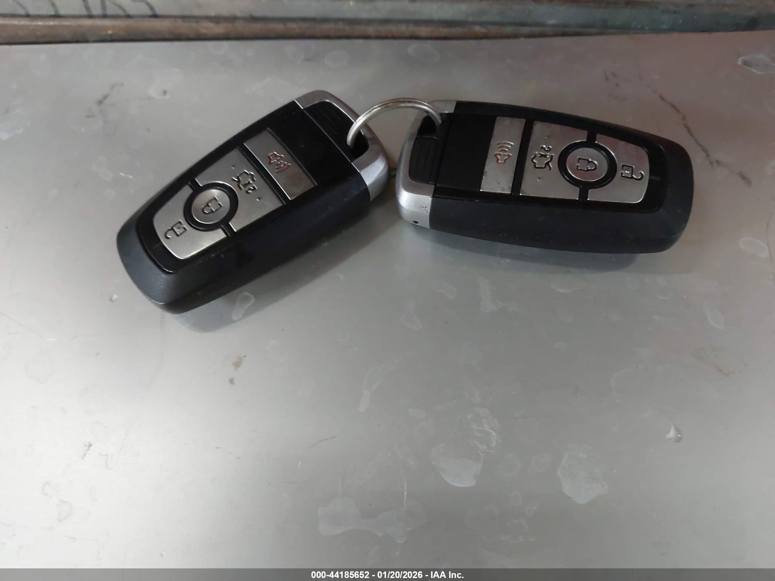 FORD FUSION image 11