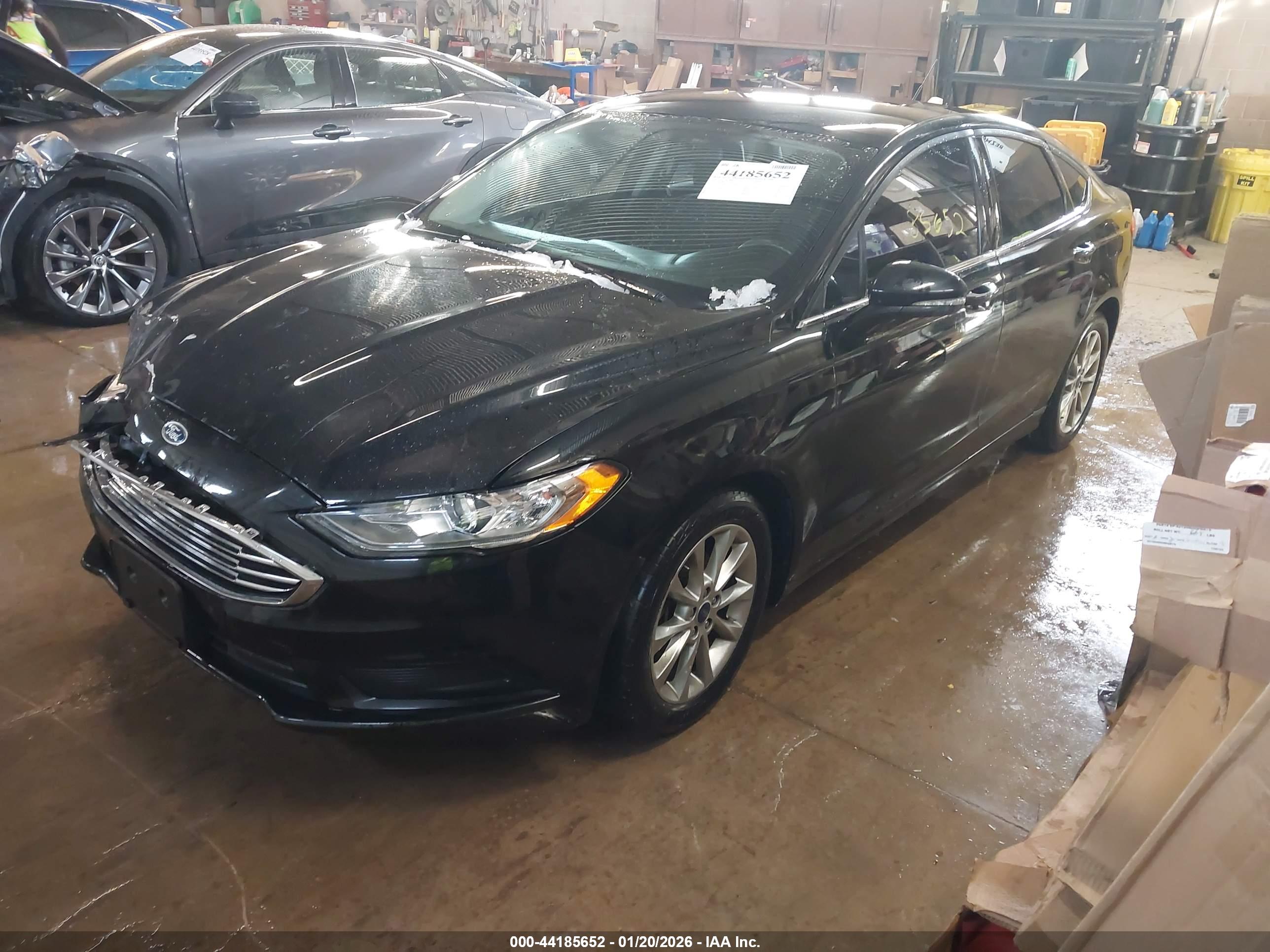 FORD FUSION image 2