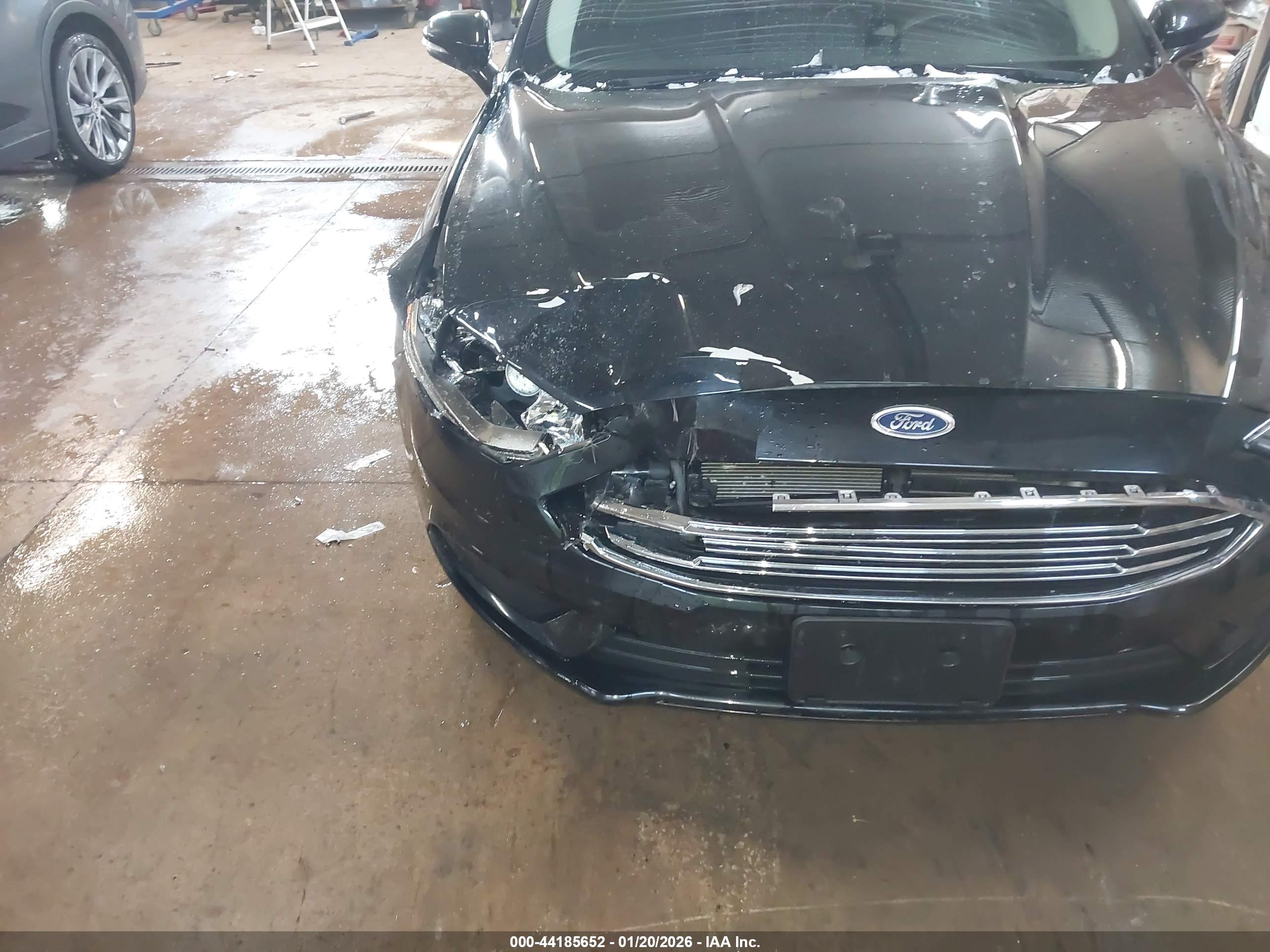 FORD FUSION image 6