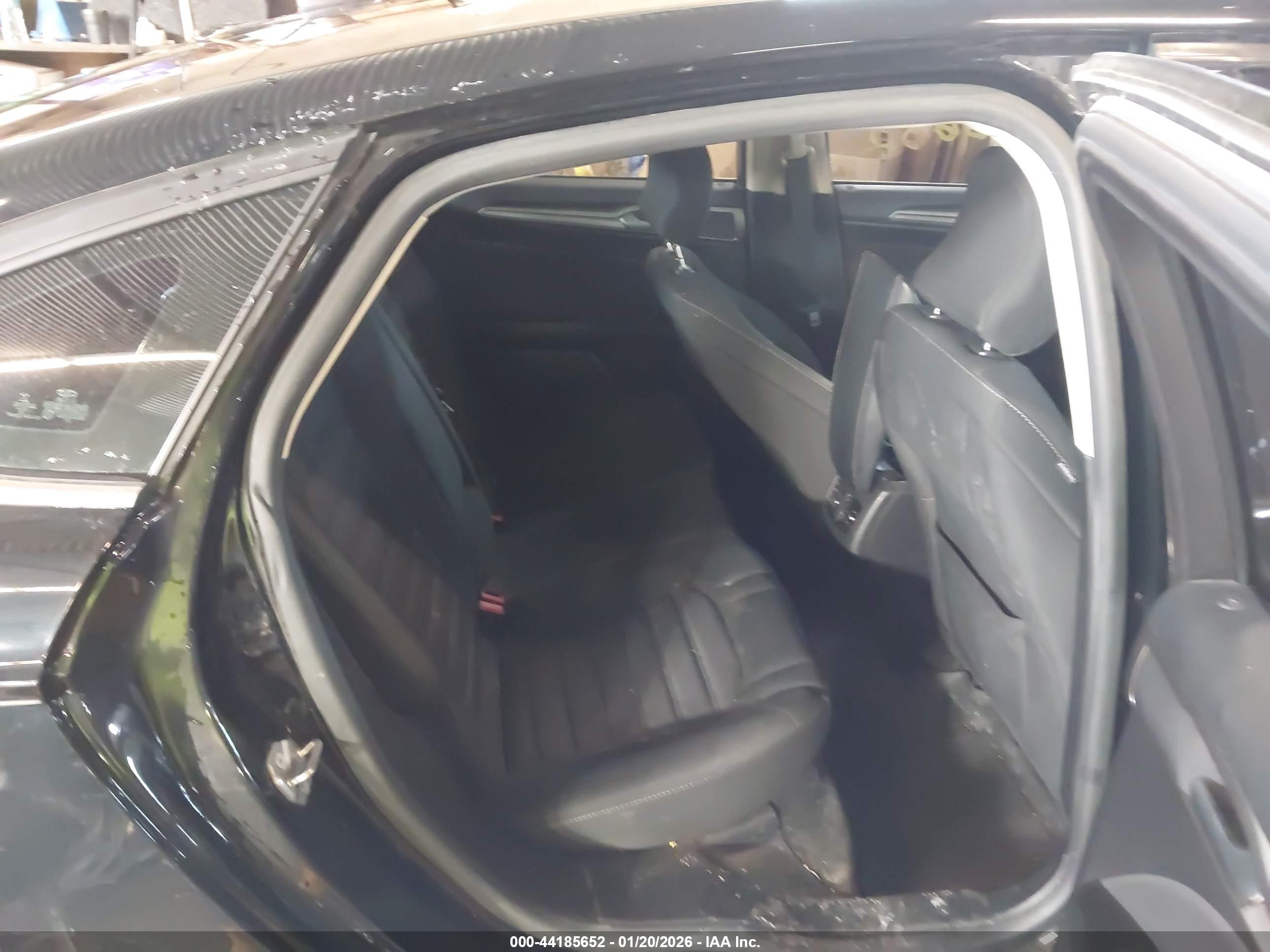 FORD FUSION image 8