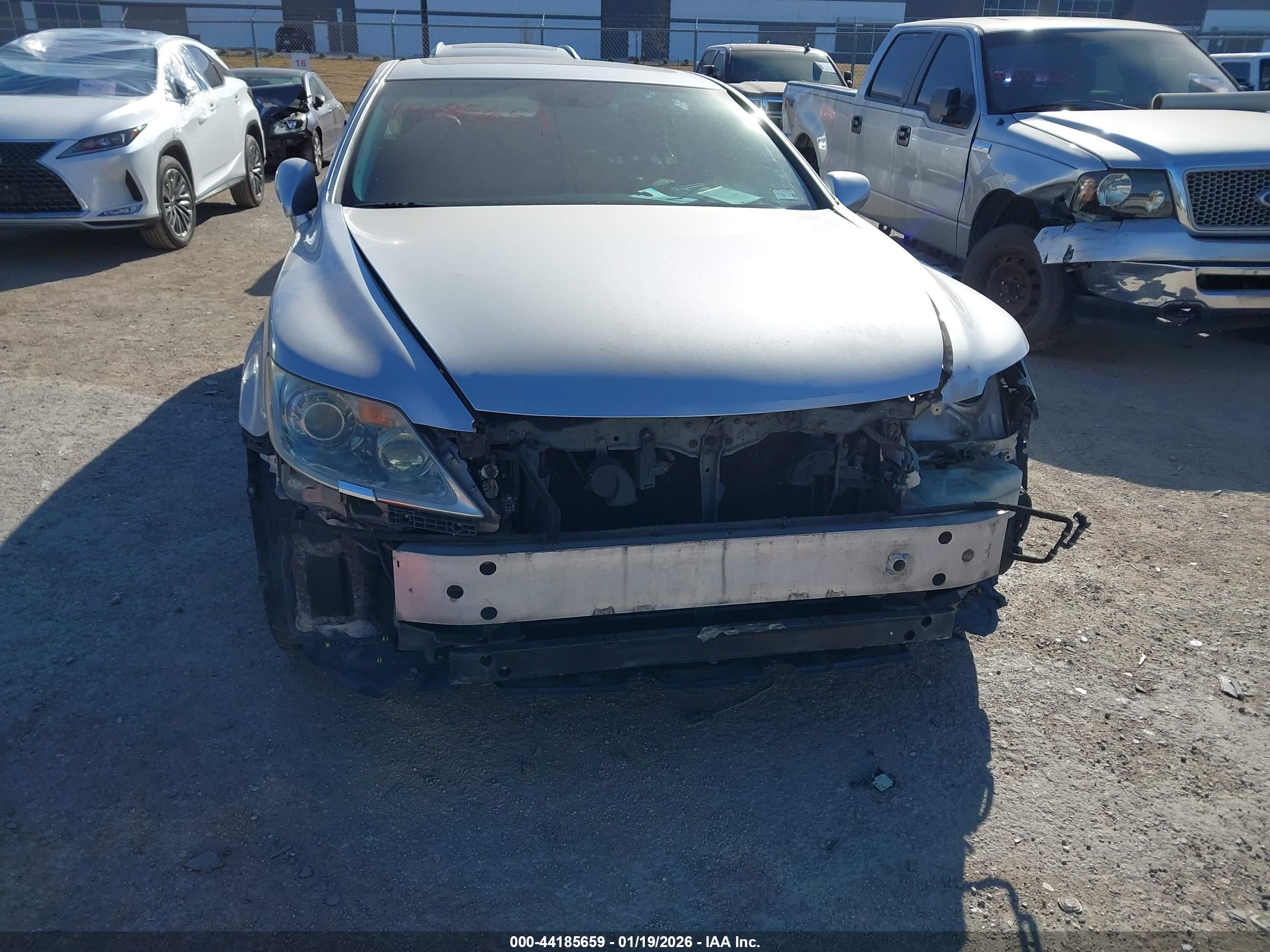 LEXUS LS image 6