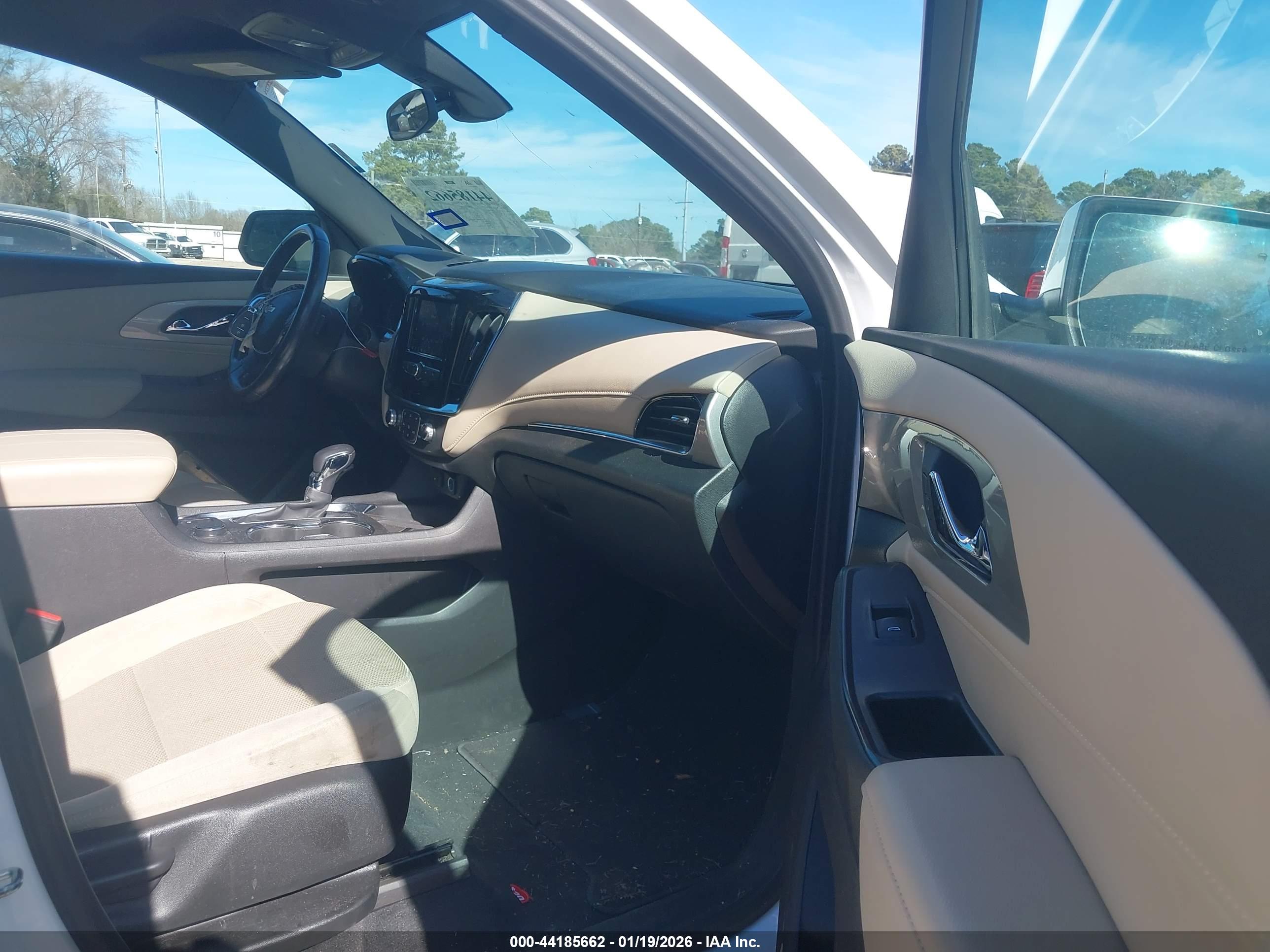 CHEVROLET TRAVERSE image 5