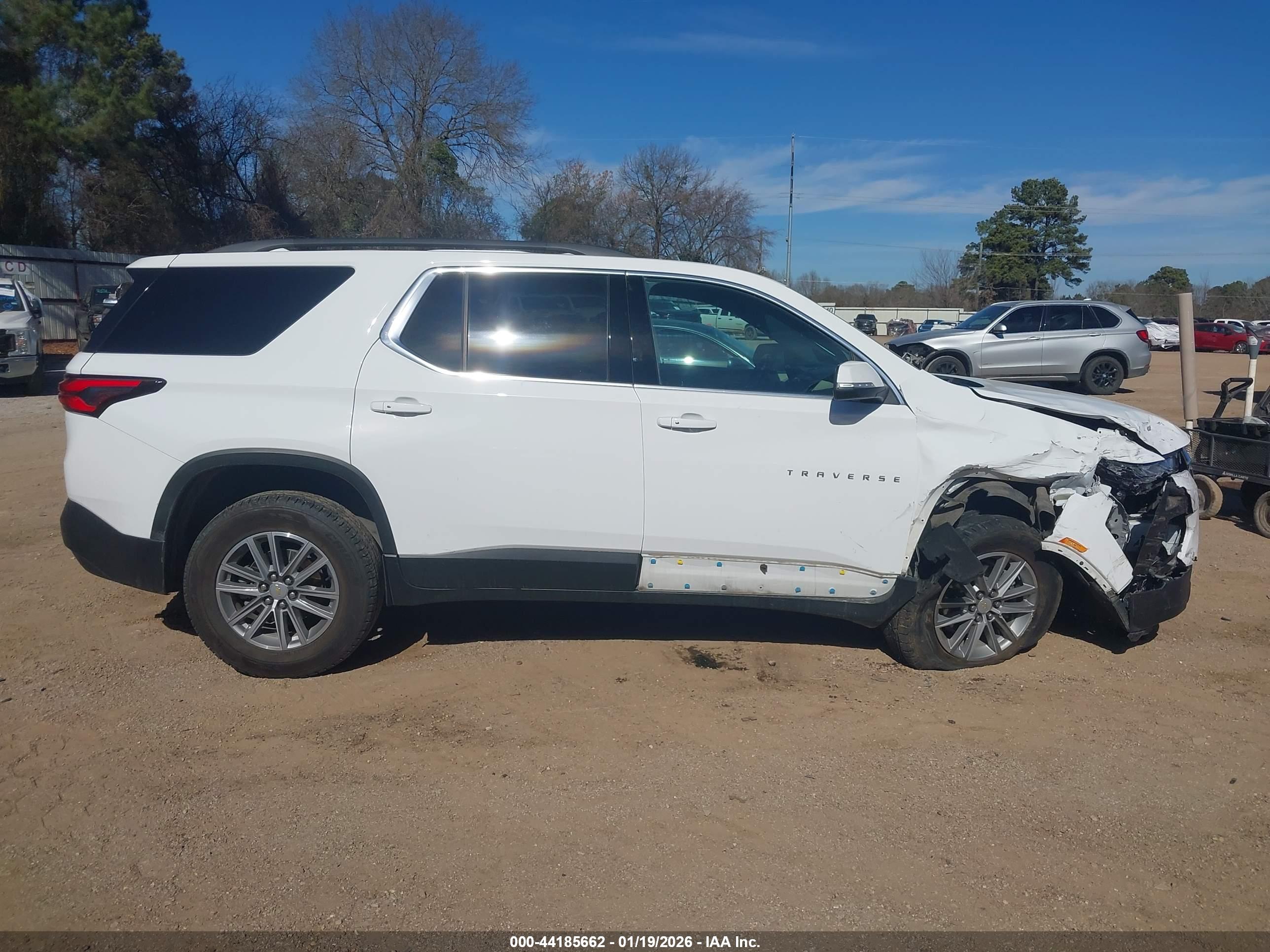 CHEVROLET TRAVERSE image 6