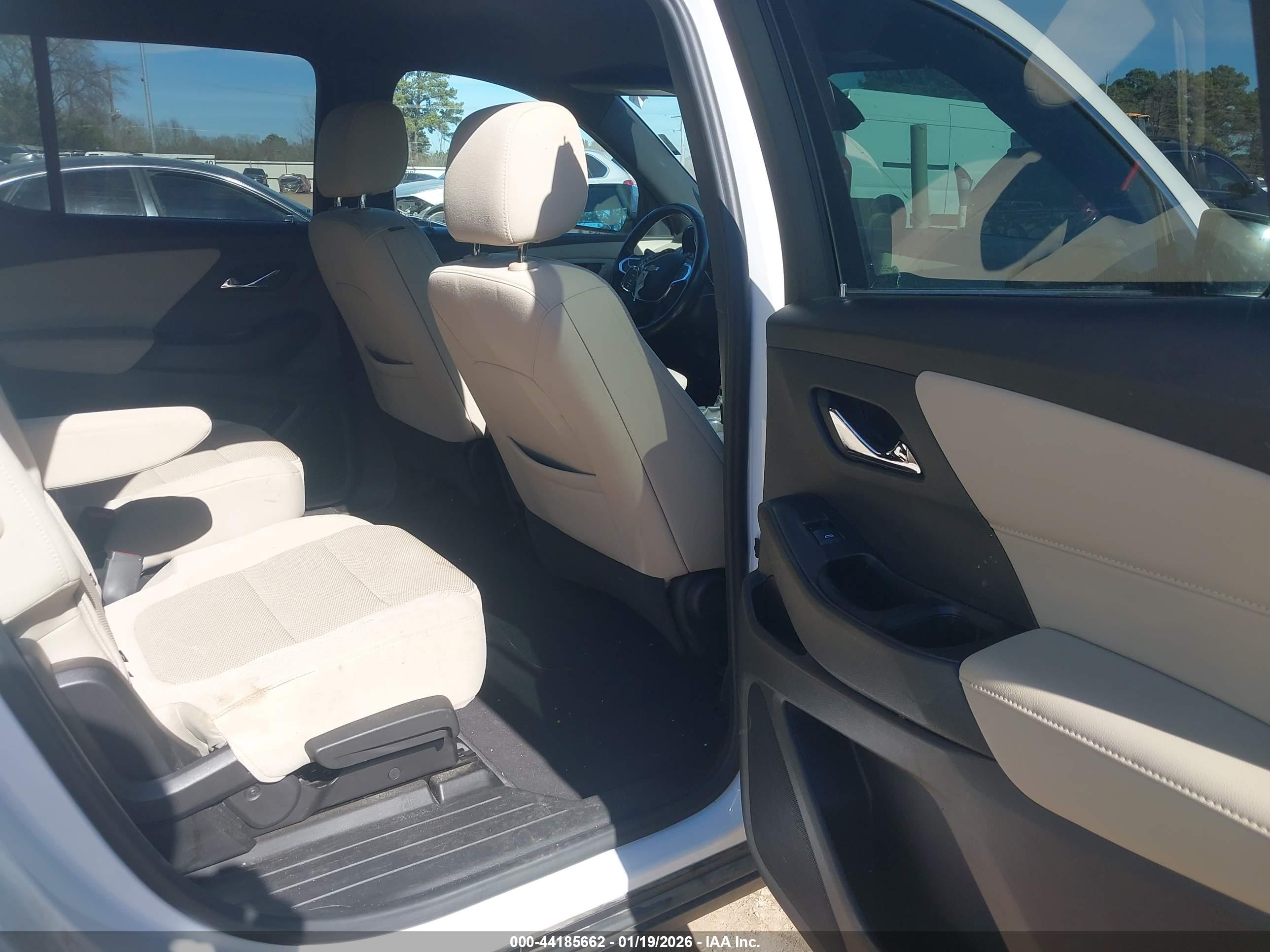 CHEVROLET TRAVERSE image 8