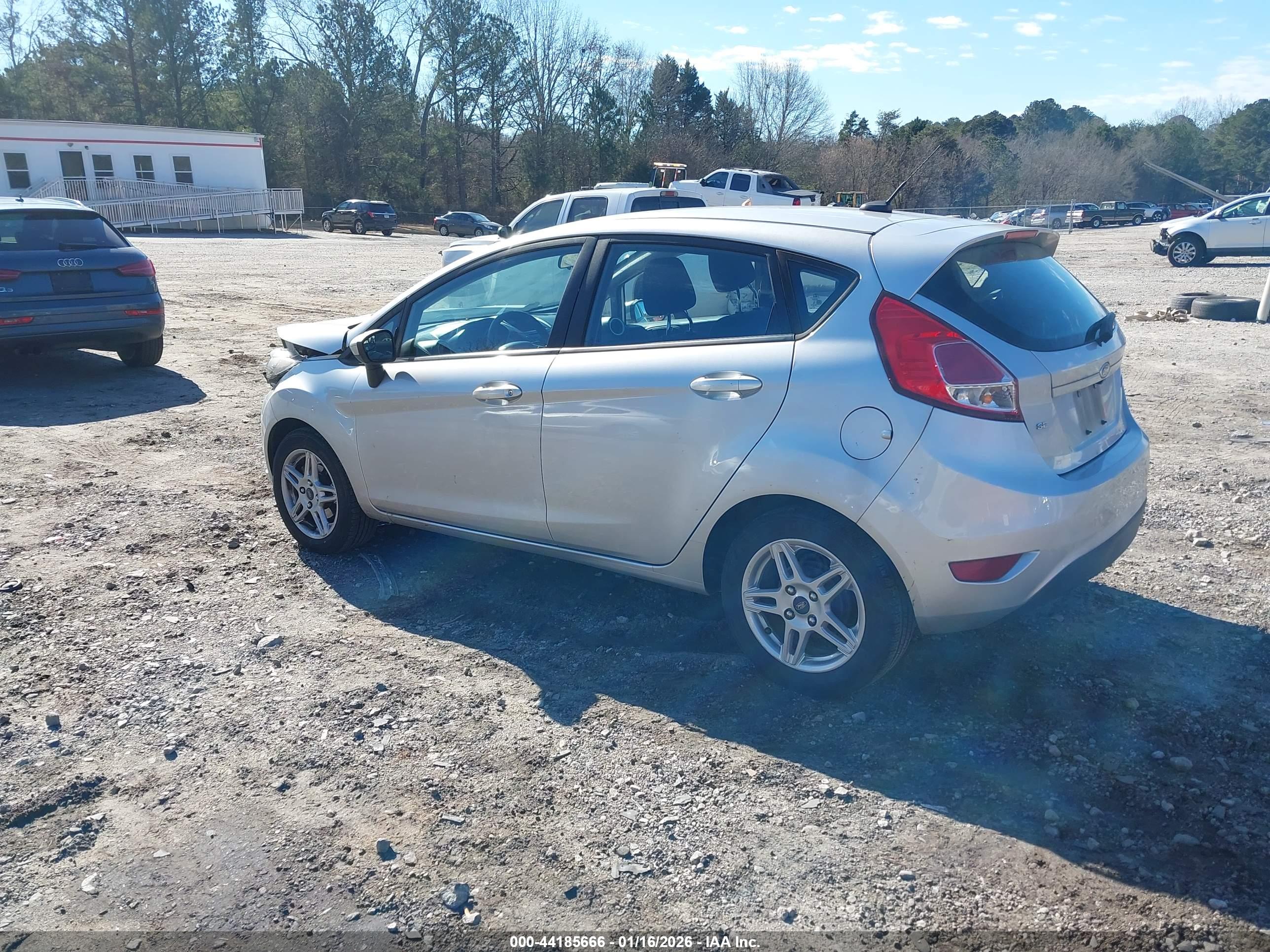 FORD FIESTA image 3