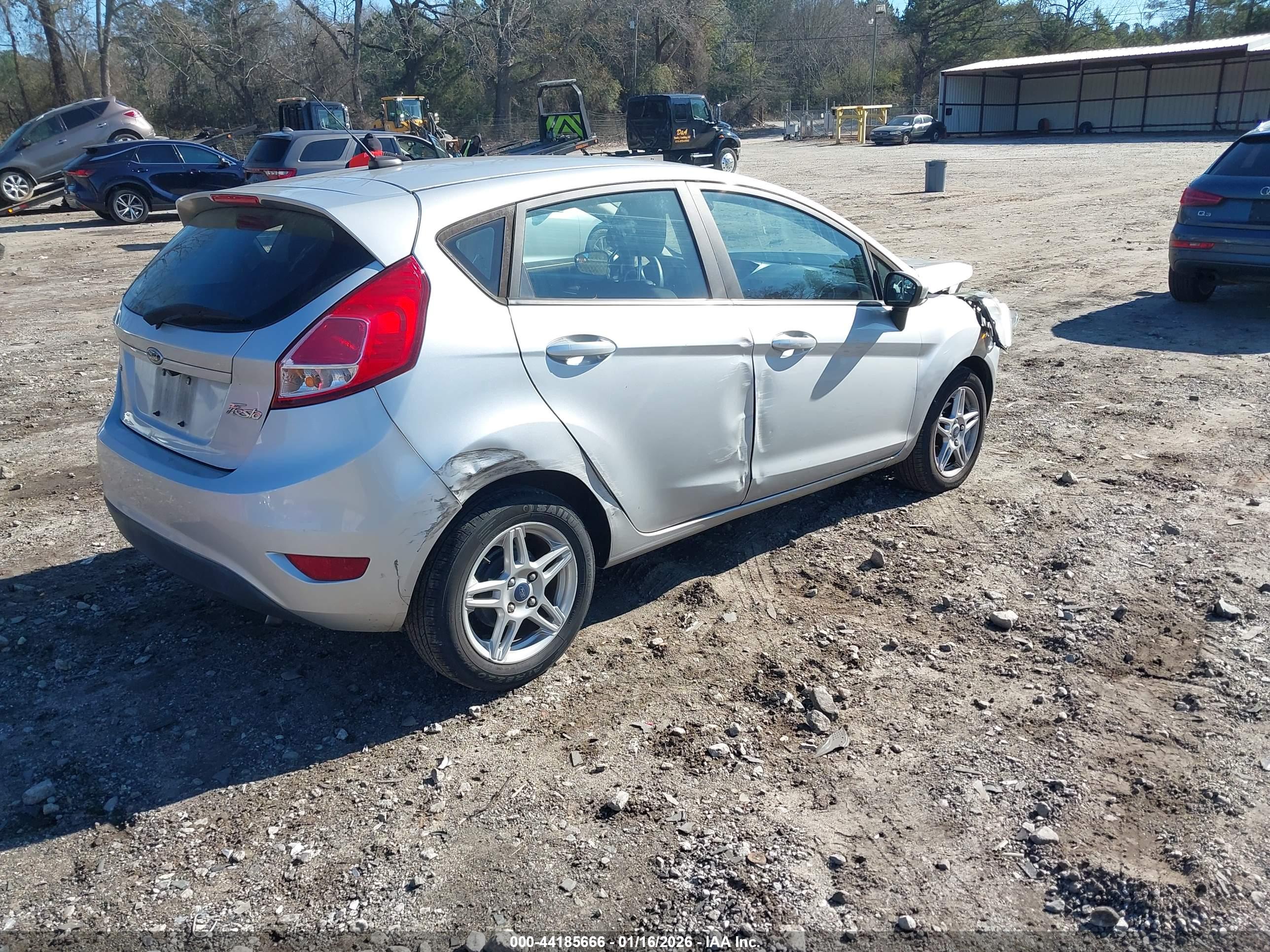 FORD FIESTA image 4