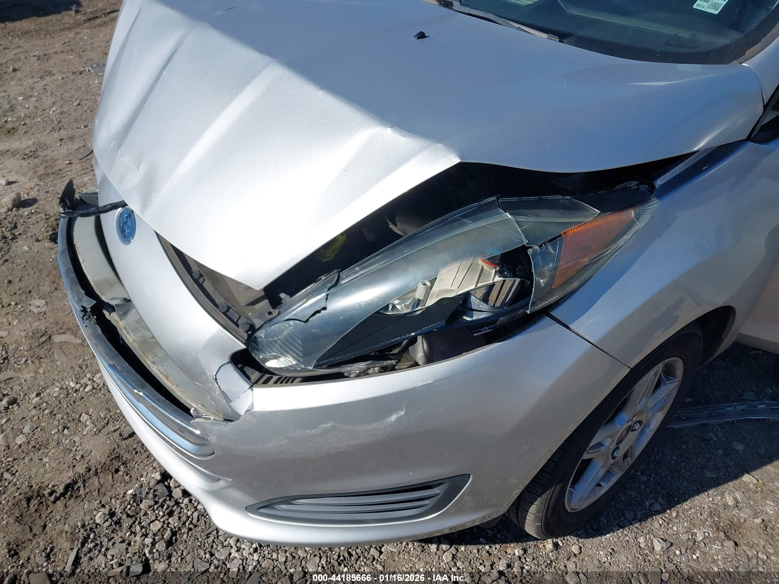 FORD FIESTA image 6