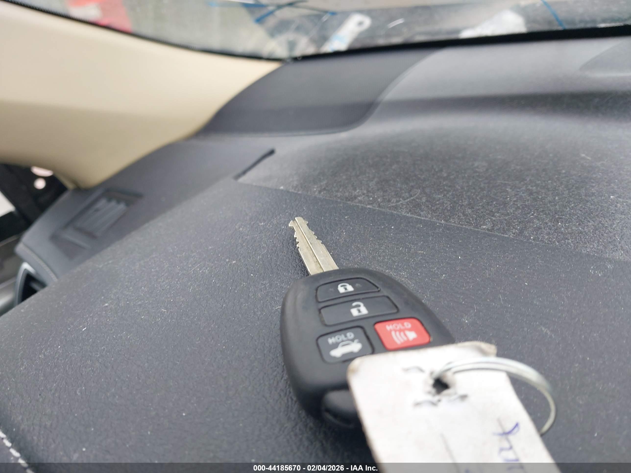 TOYOTA CAMRY image 11