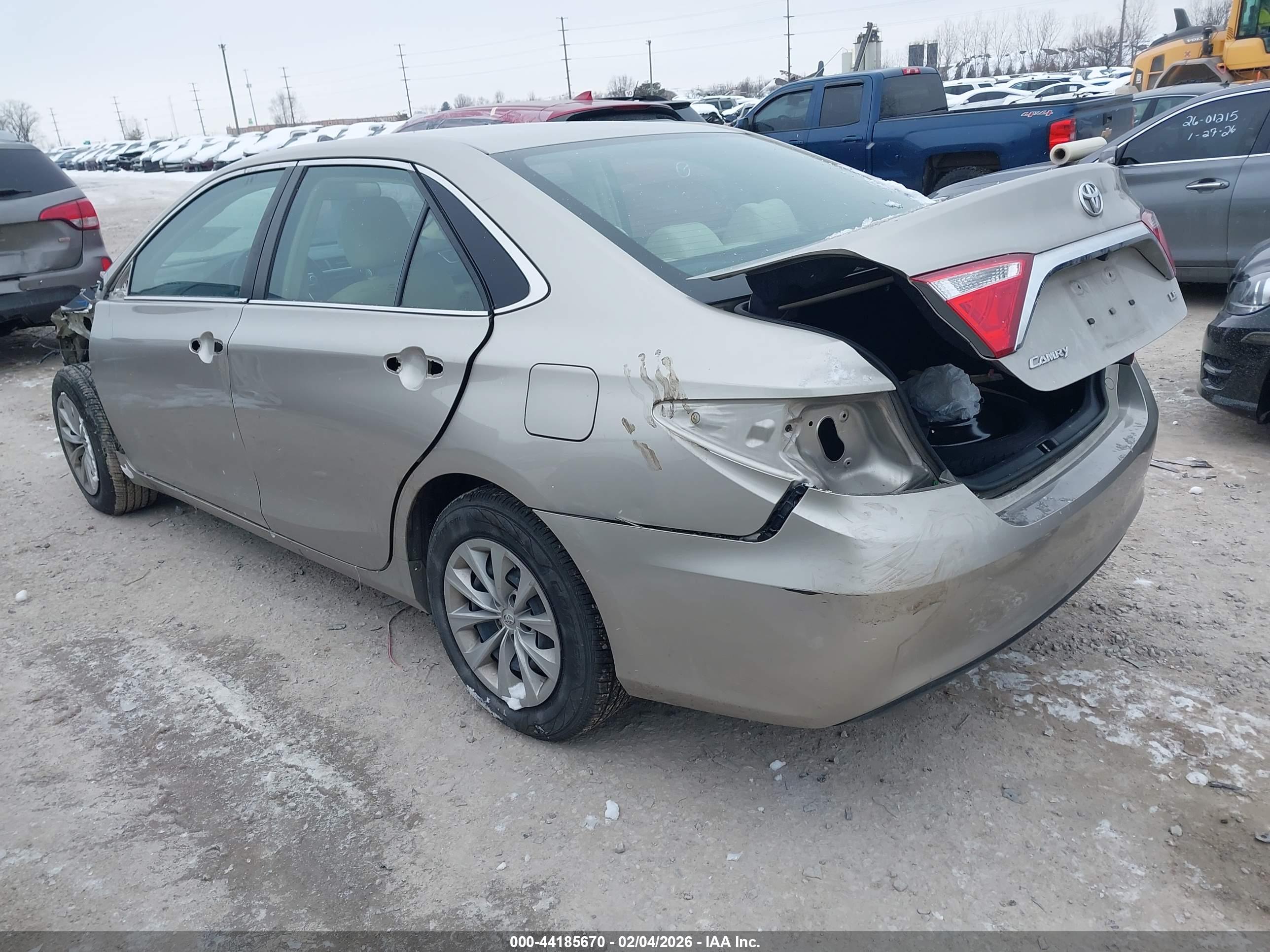 TOYOTA CAMRY image 3