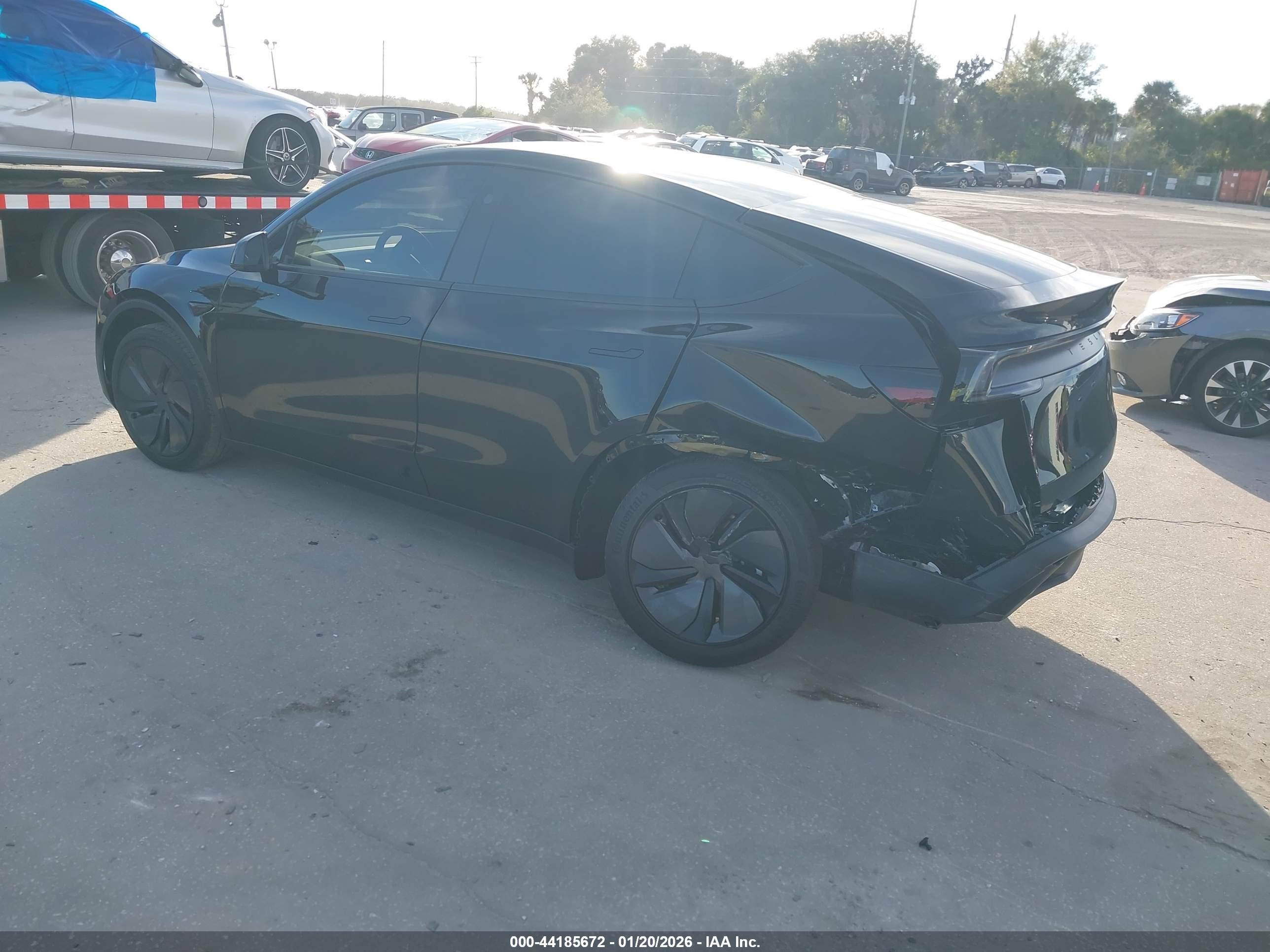 TESLA MODEL image 3