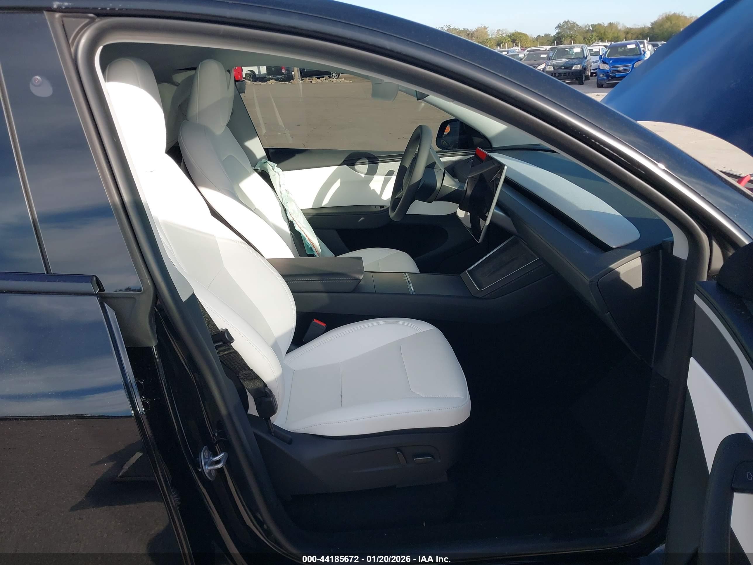 TESLA MODEL image 5