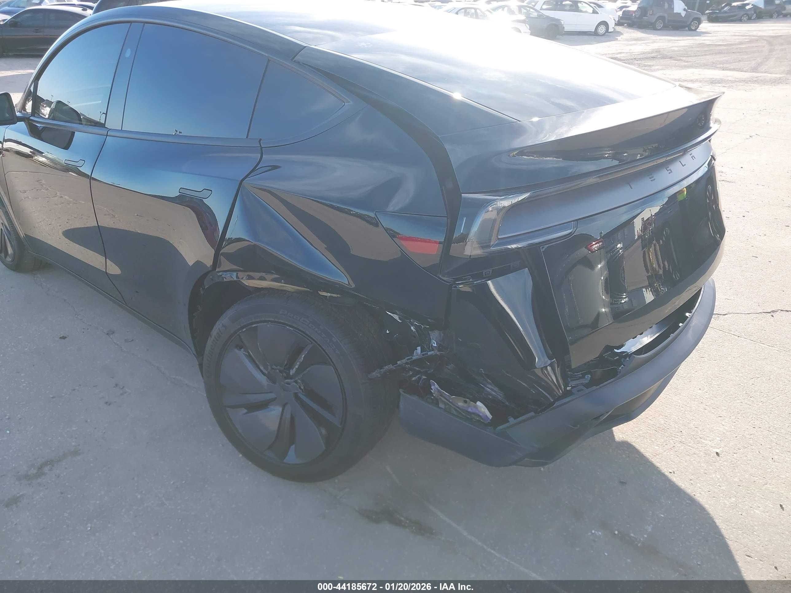 TESLA MODEL image 6