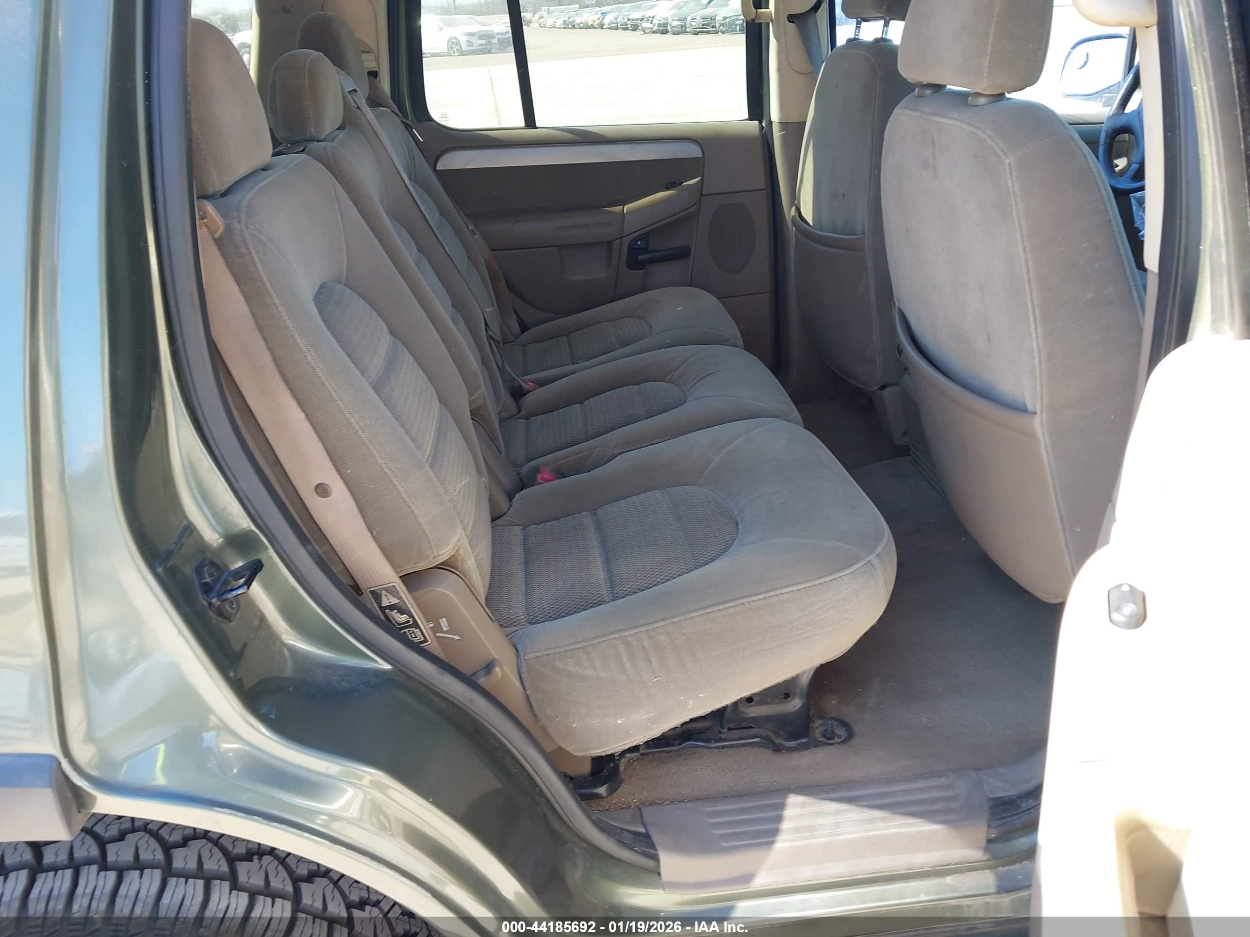 FORD EXPLORER image 8