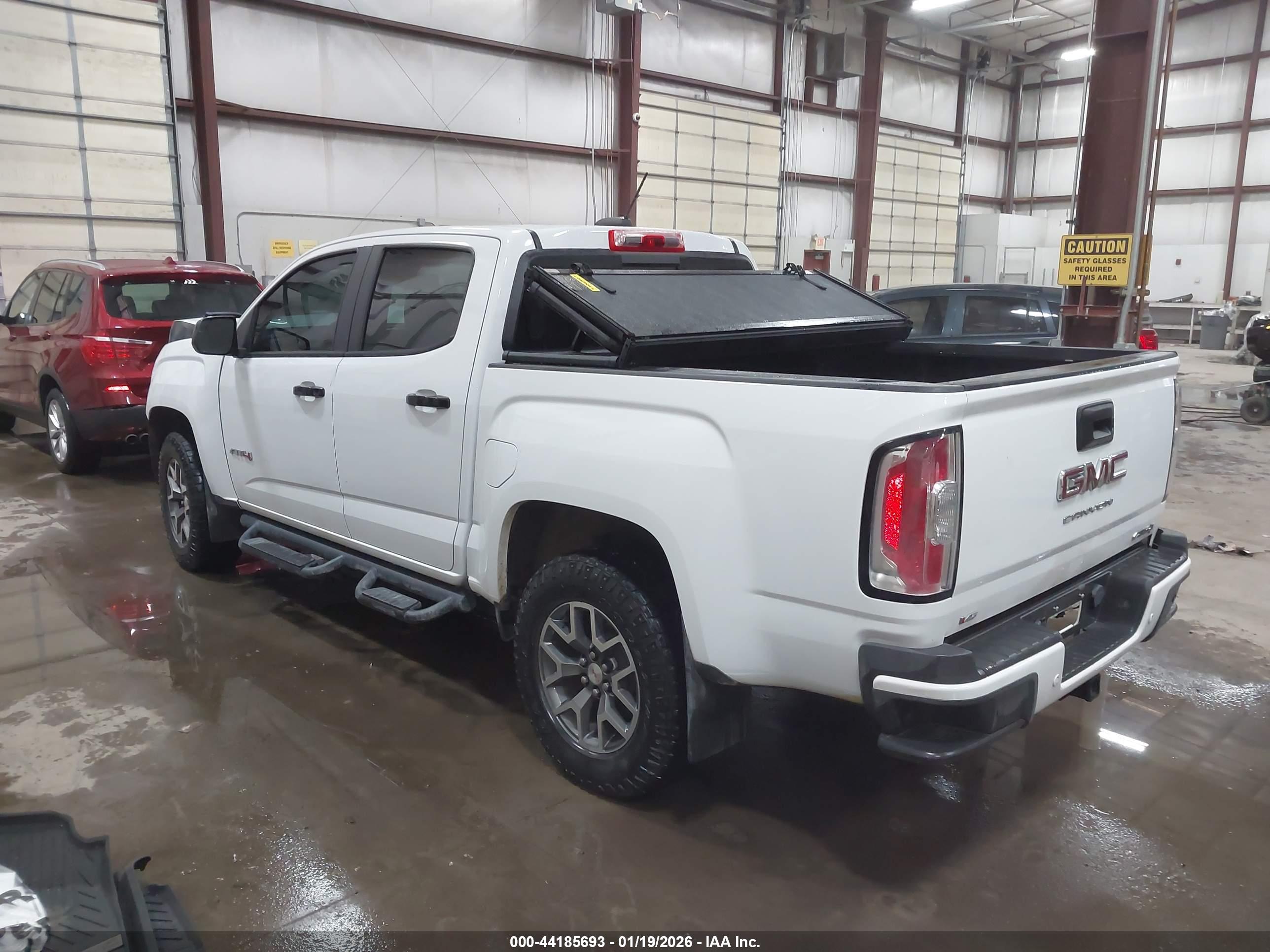GMC CANYON image 3