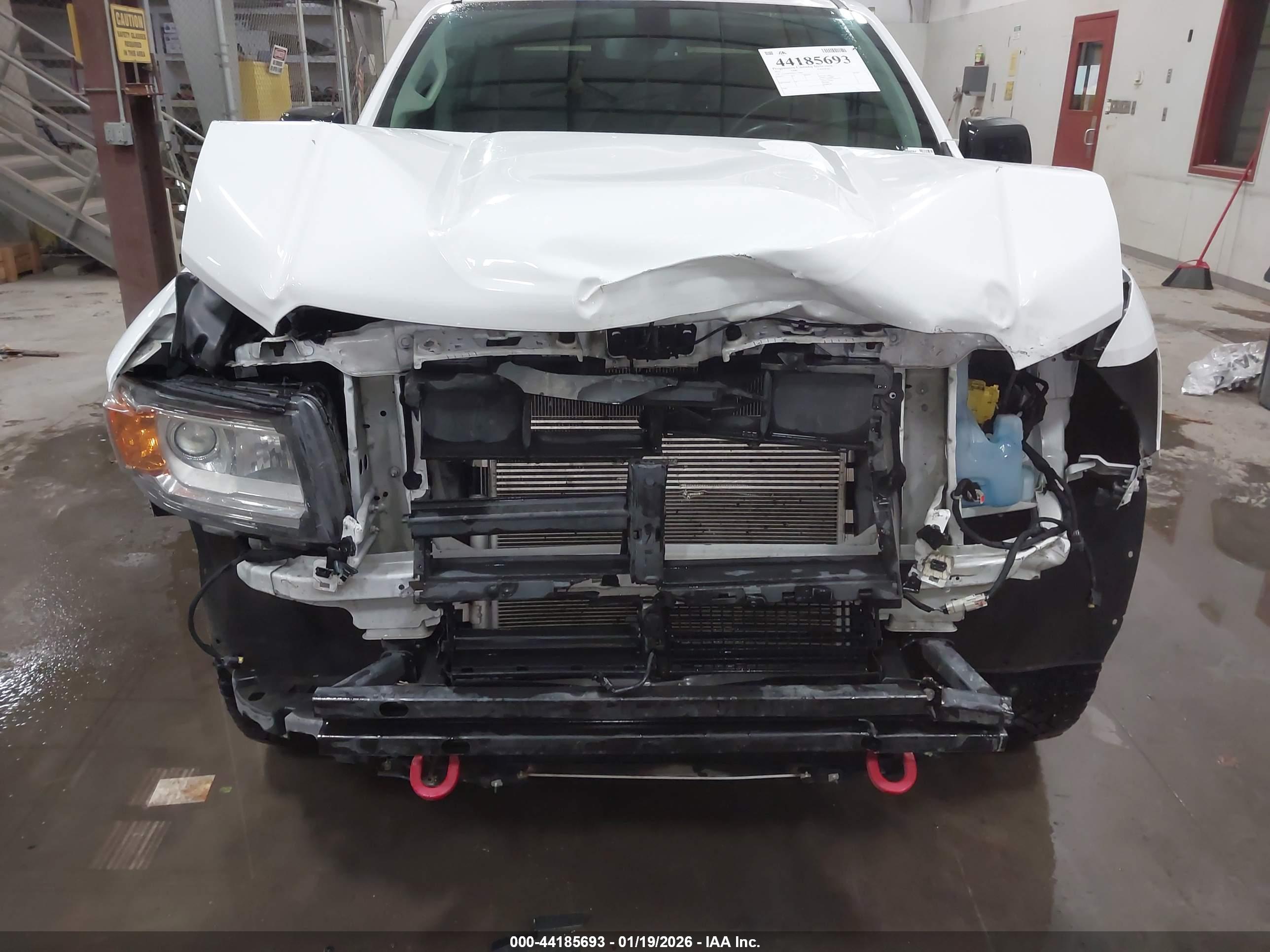 GMC CANYON image 6