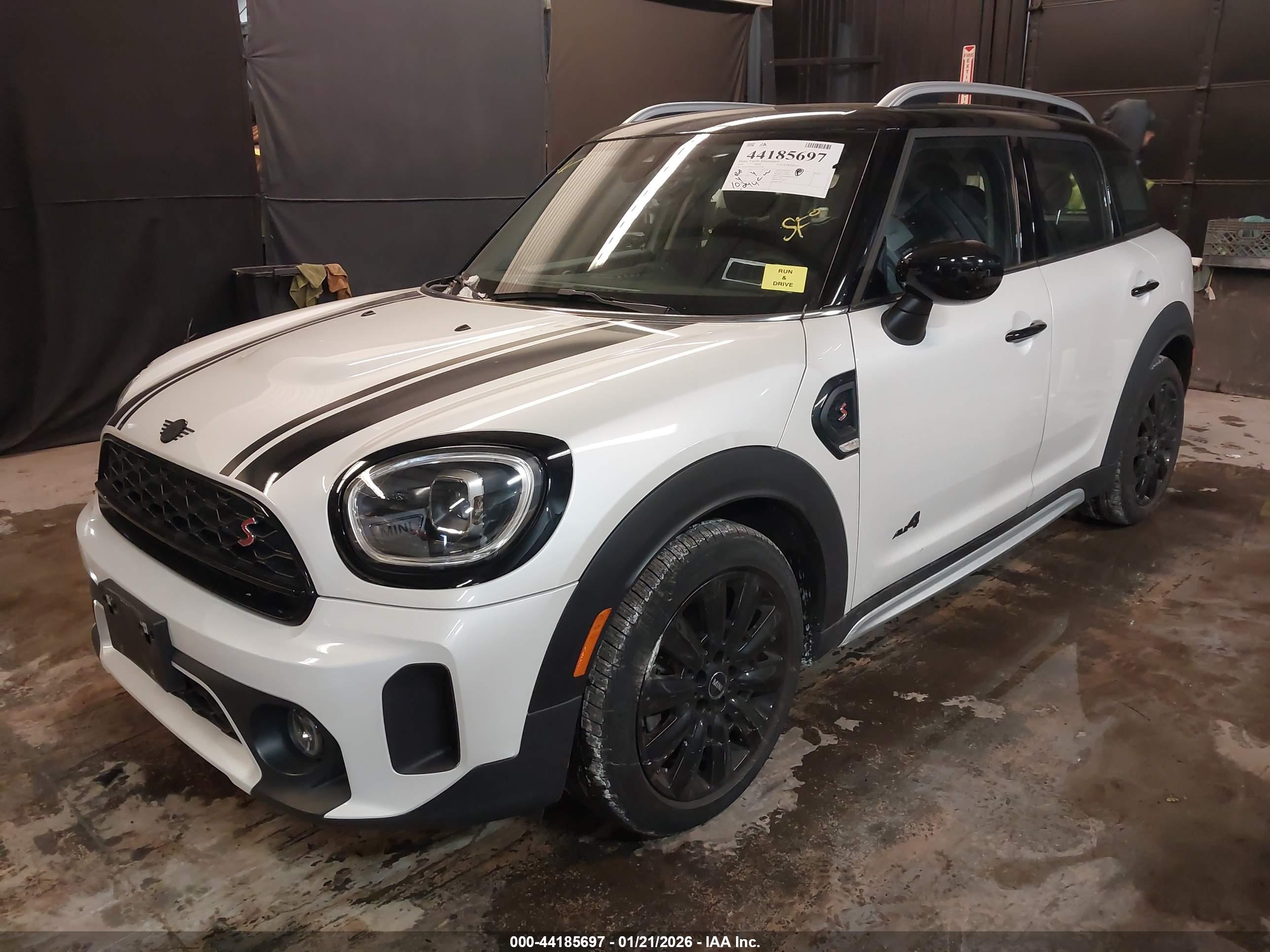 MINI COUNTRYMAN image 2