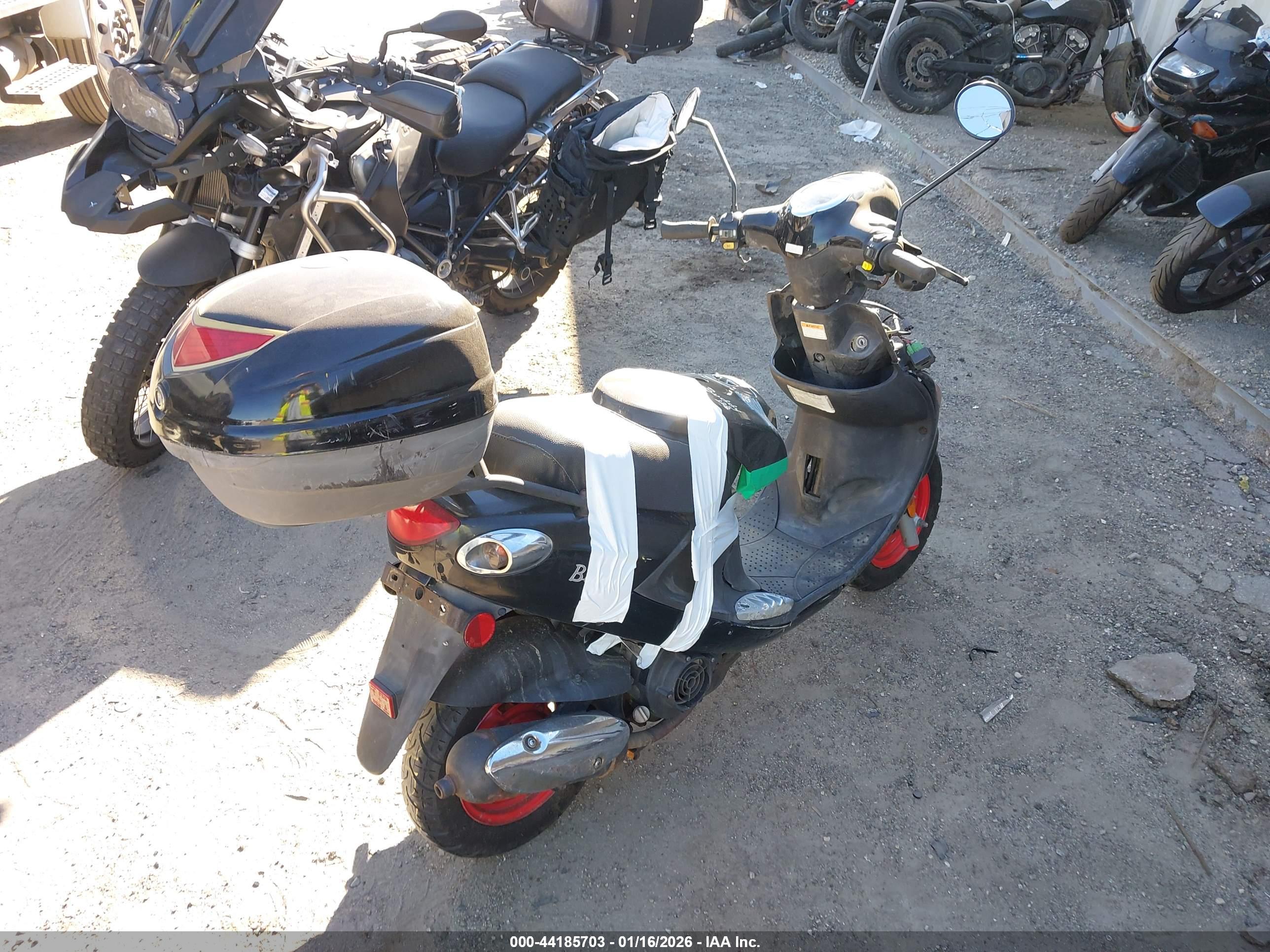 GENUINE SCOOTER image 4
