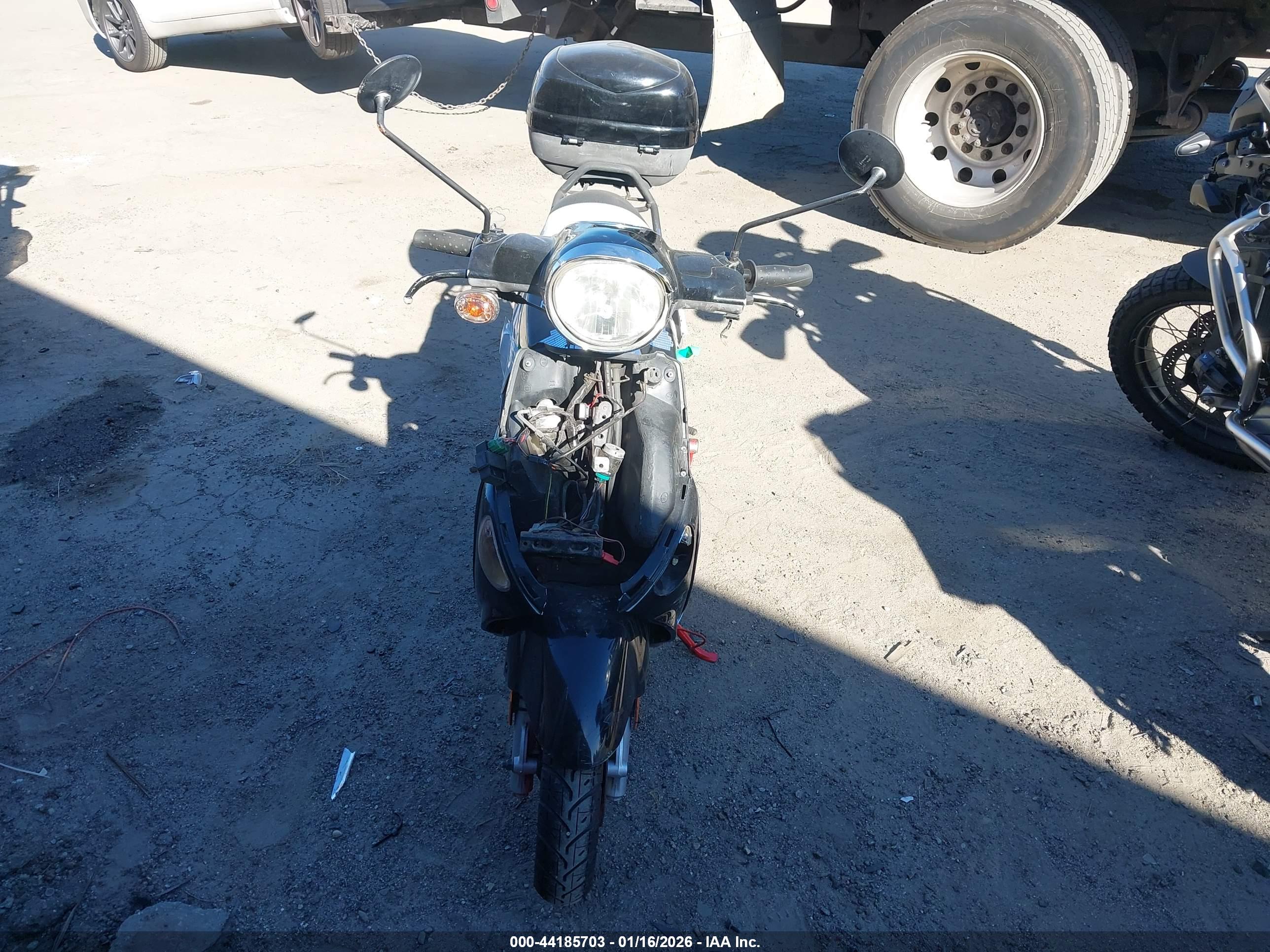 GENUINE SCOOTER image 5