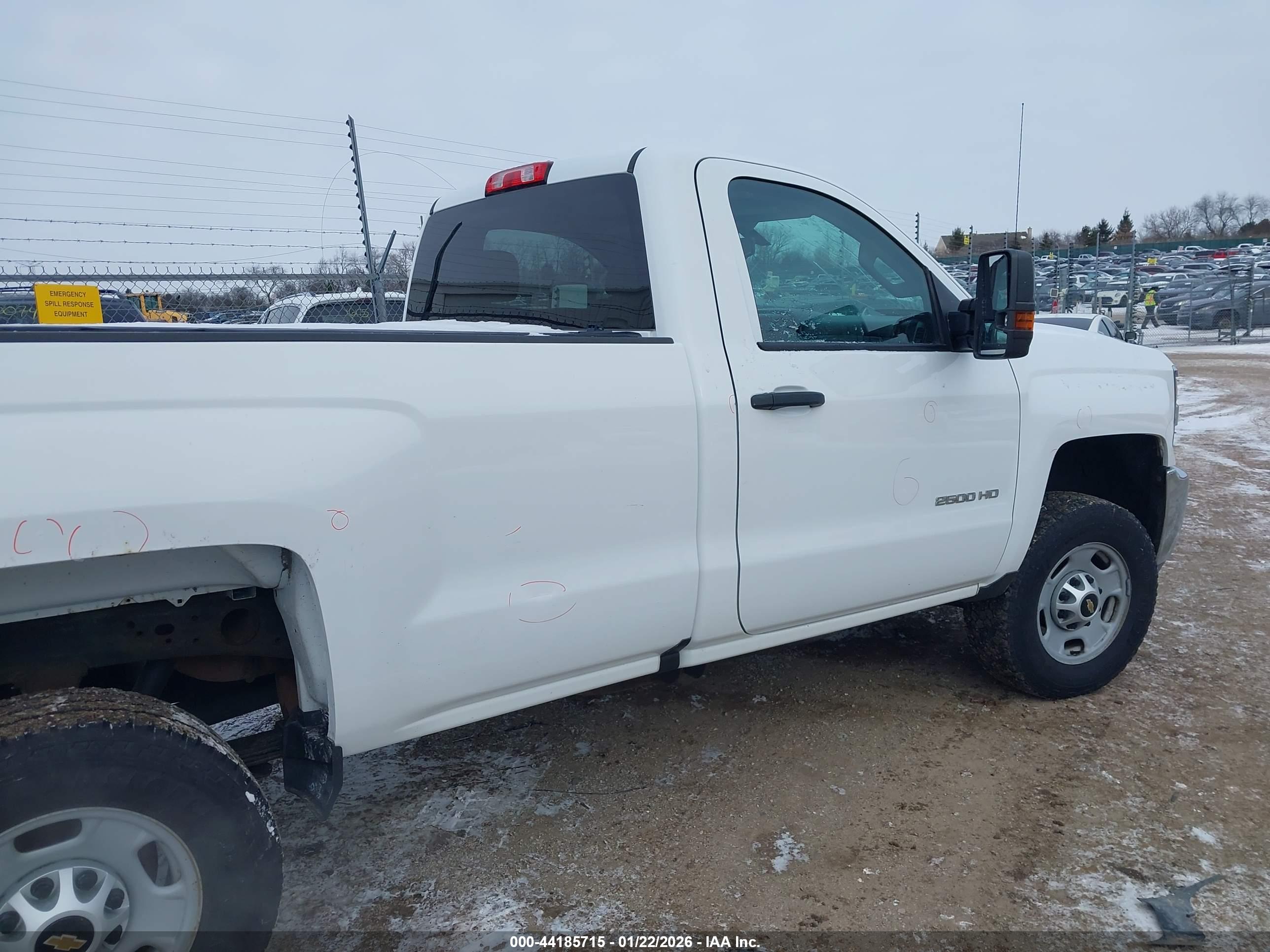 CHEVROLET SILVERADO image 8