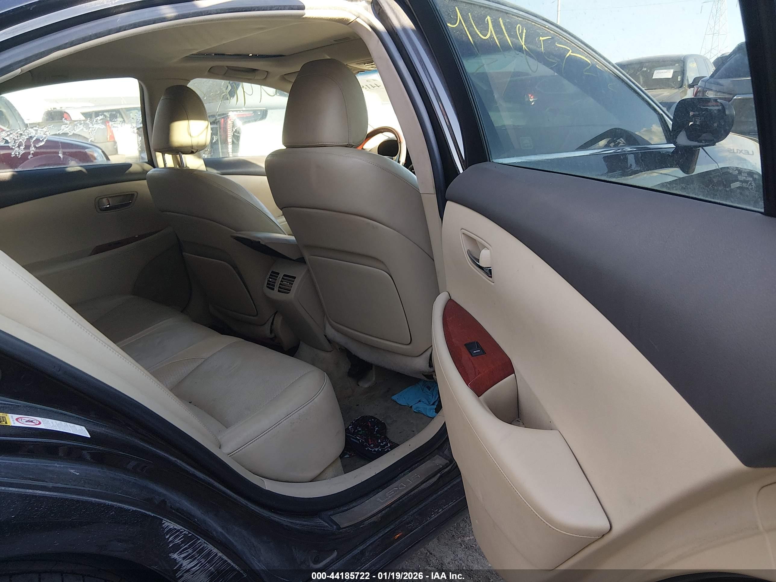 LEXUS ES image 8