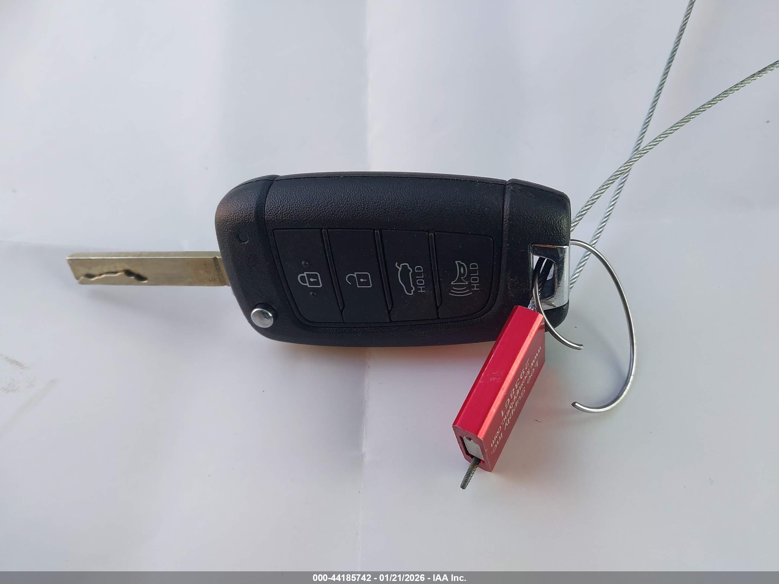 HYUNDAI ELANTRA image 11