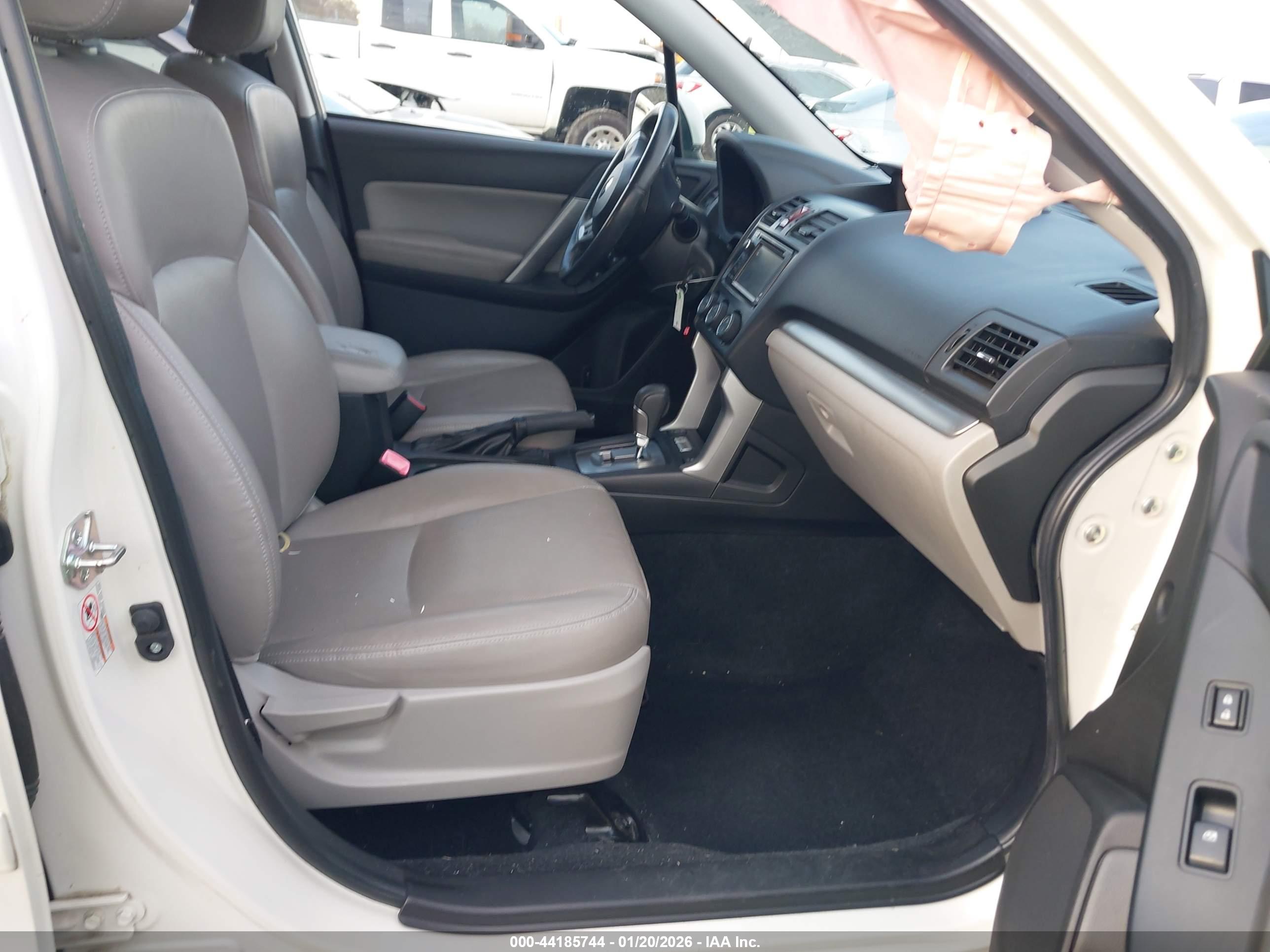 SUBARU FORESTER image 5