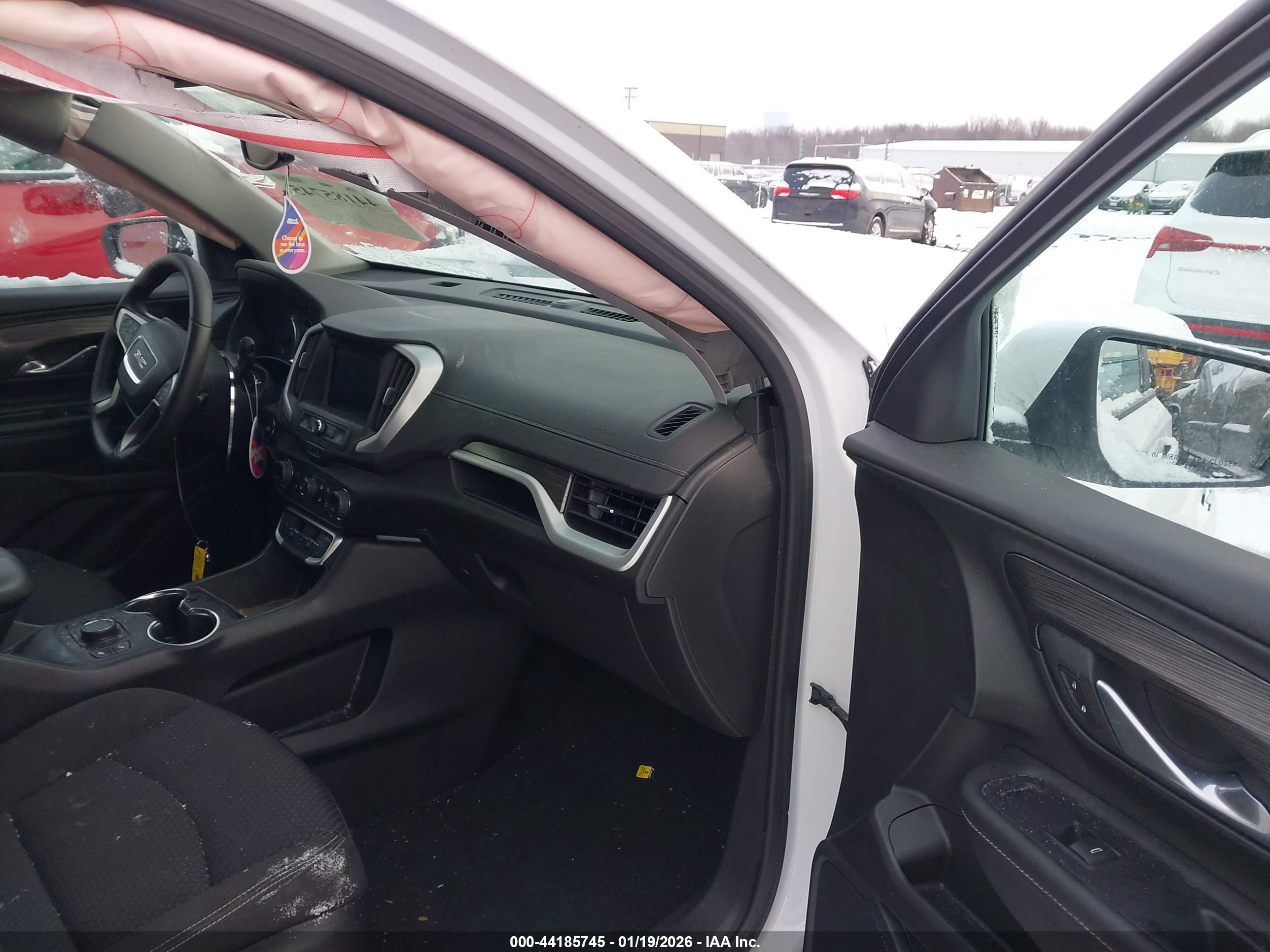 GMC TERRAIN image 5