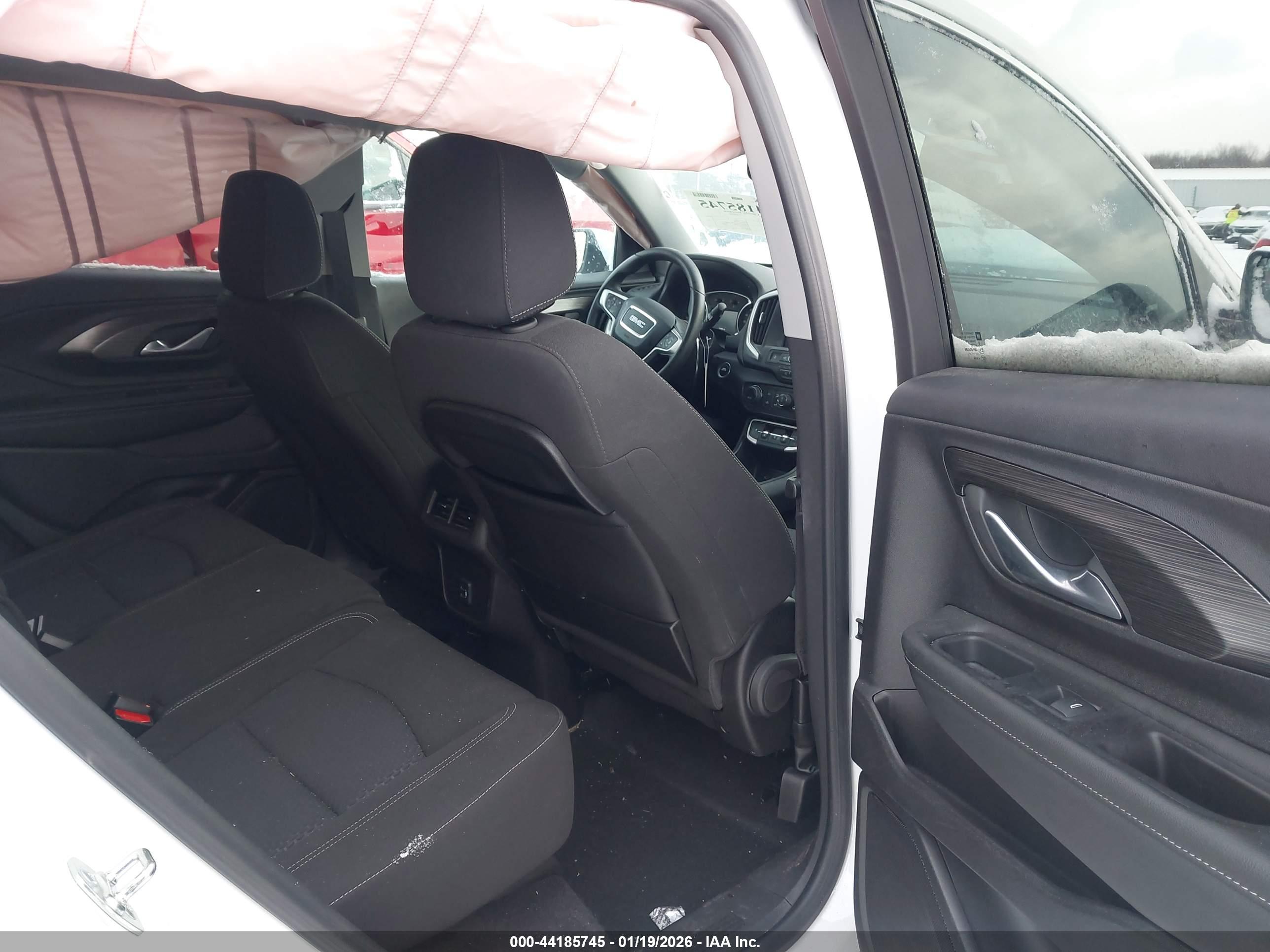 GMC TERRAIN image 8