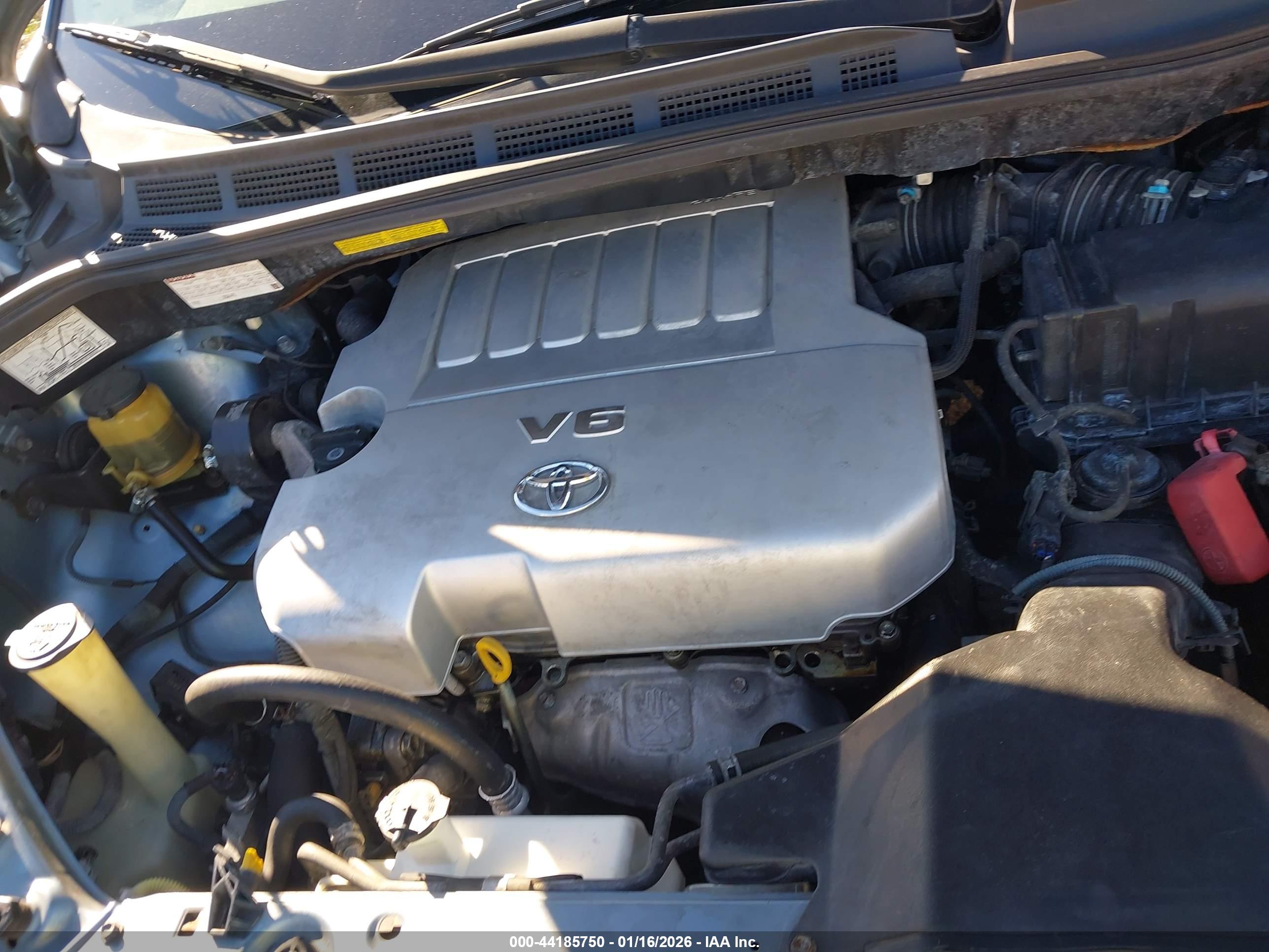 TOYOTA SIENNA image 10