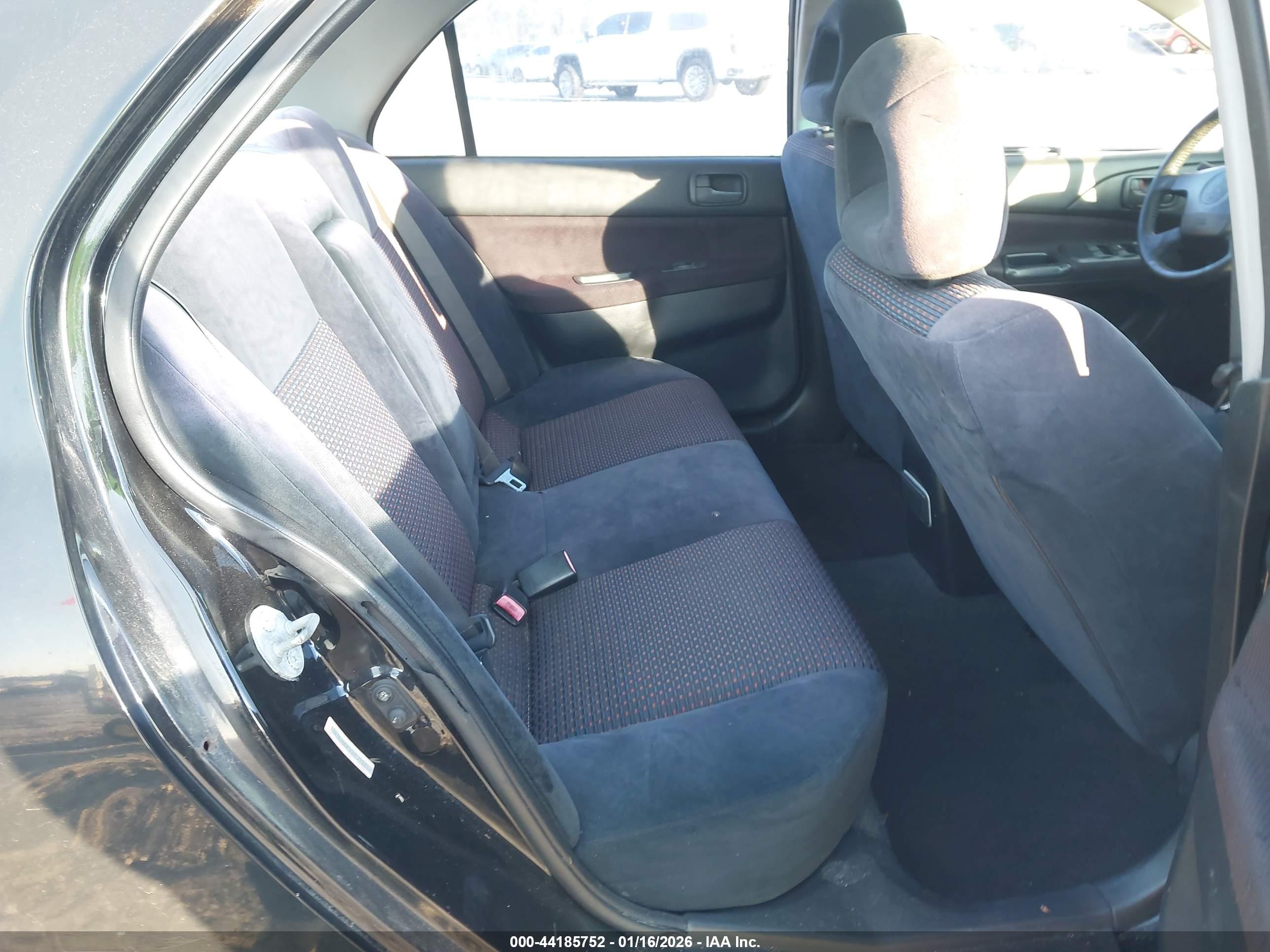MITSUBISHI LANCER image 8