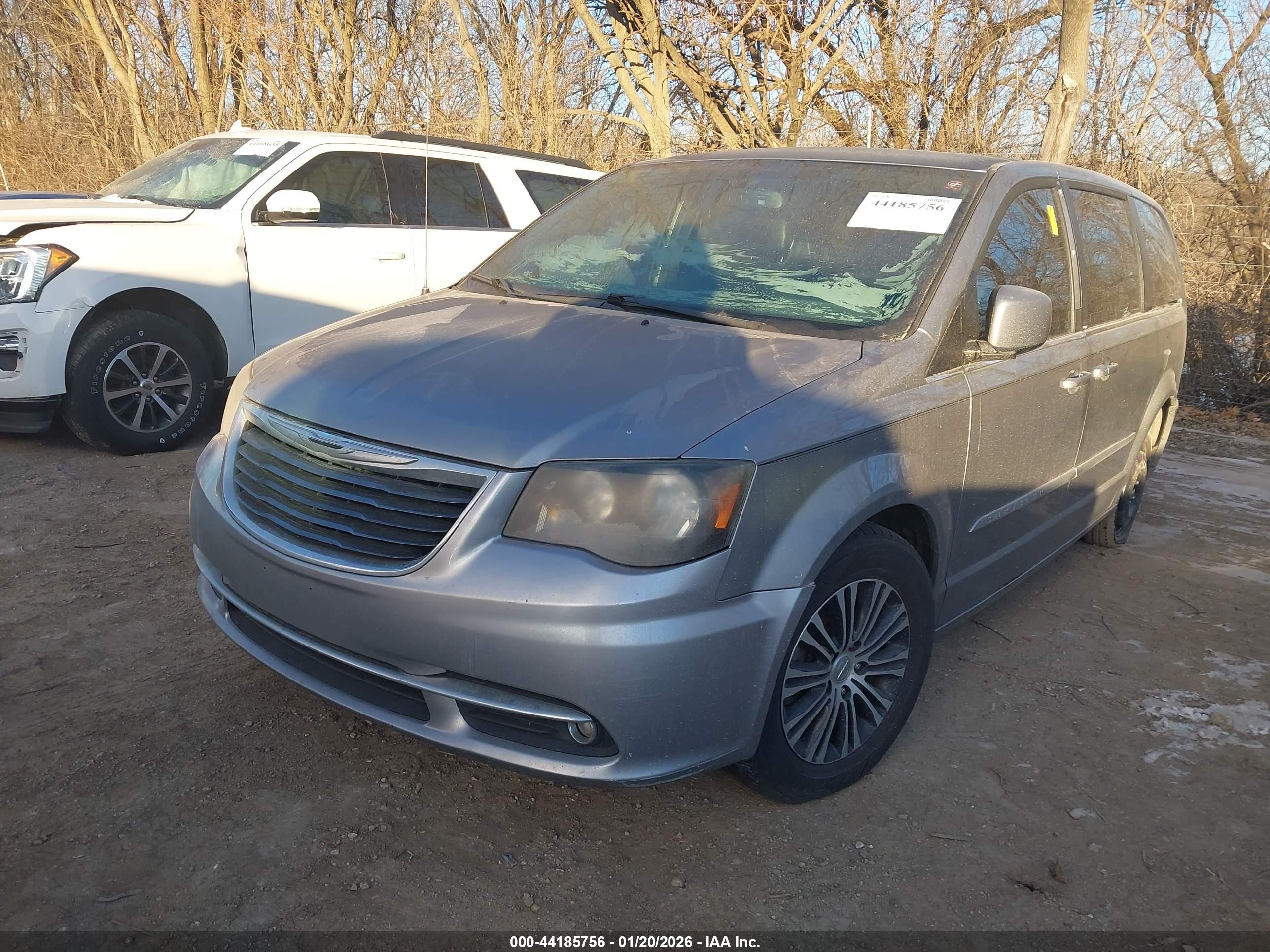 CHRYSLER TOWN image 2