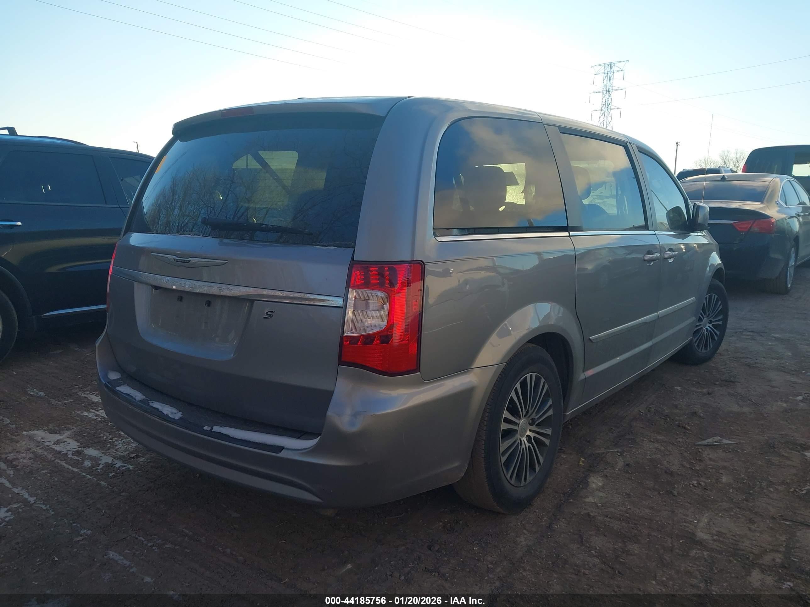 CHRYSLER TOWN image 4