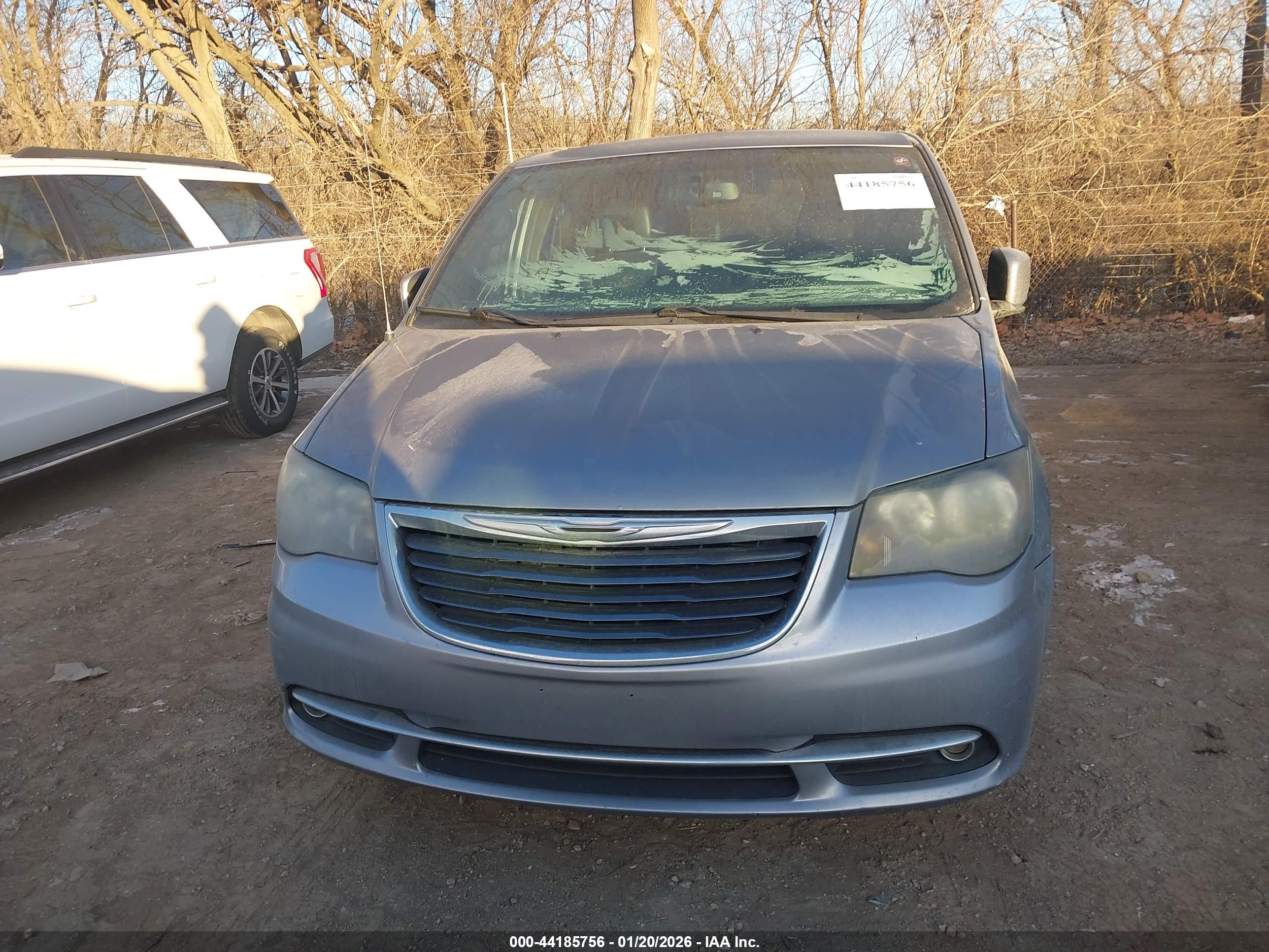 CHRYSLER TOWN image 6