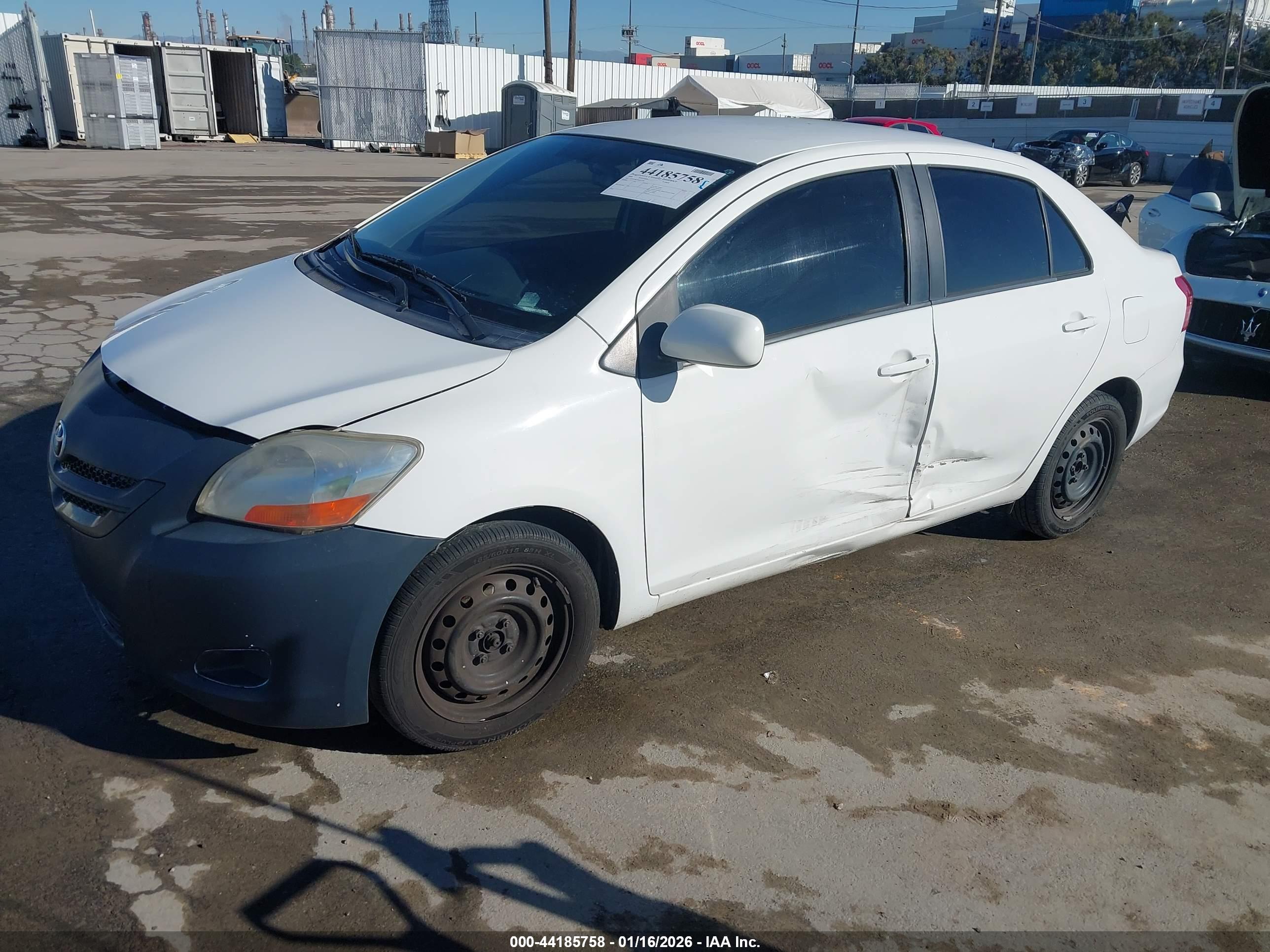 TOYOTA YARIS image 2