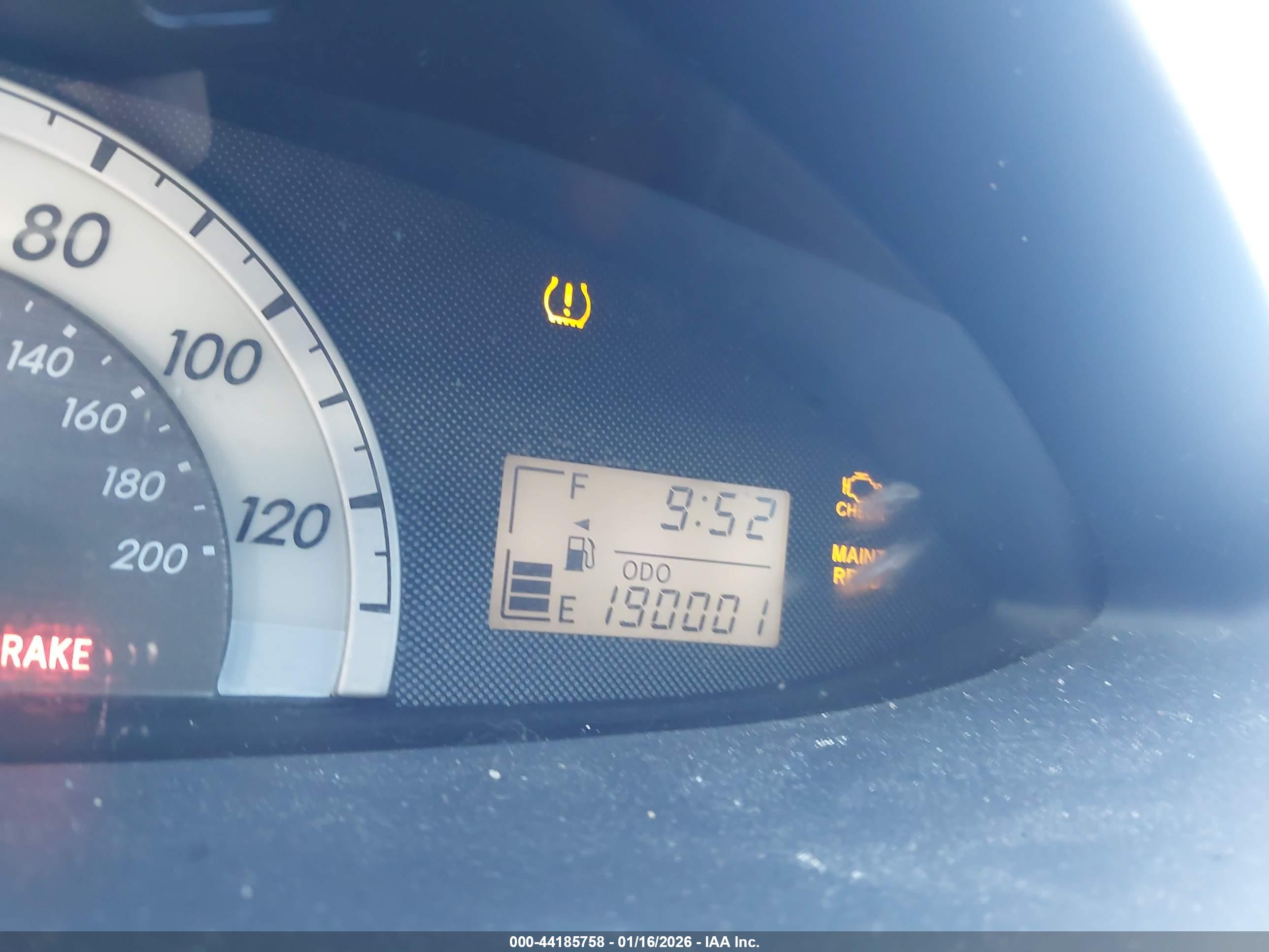 TOYOTA YARIS image 7