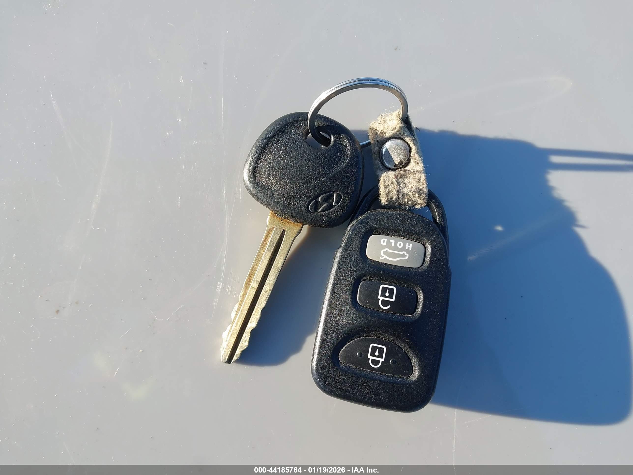 HYUNDAI ELANTRA image 11
