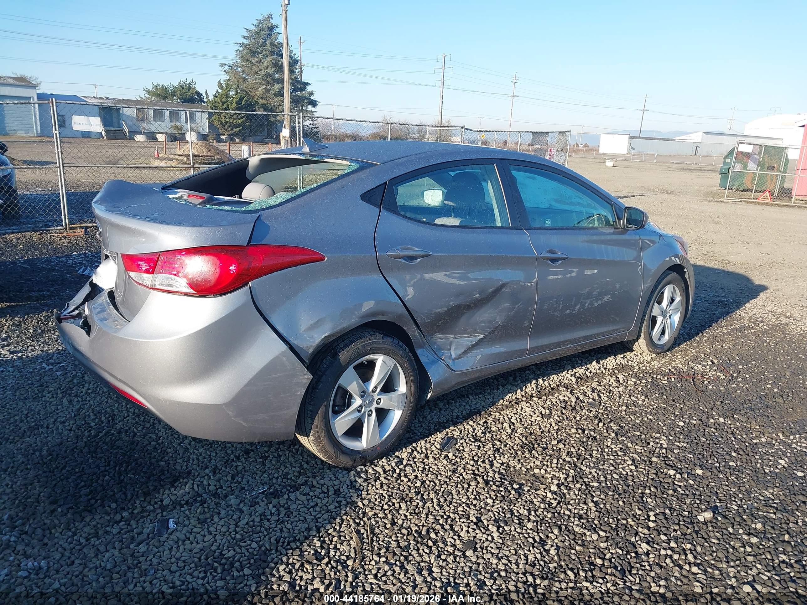 HYUNDAI ELANTRA image 4