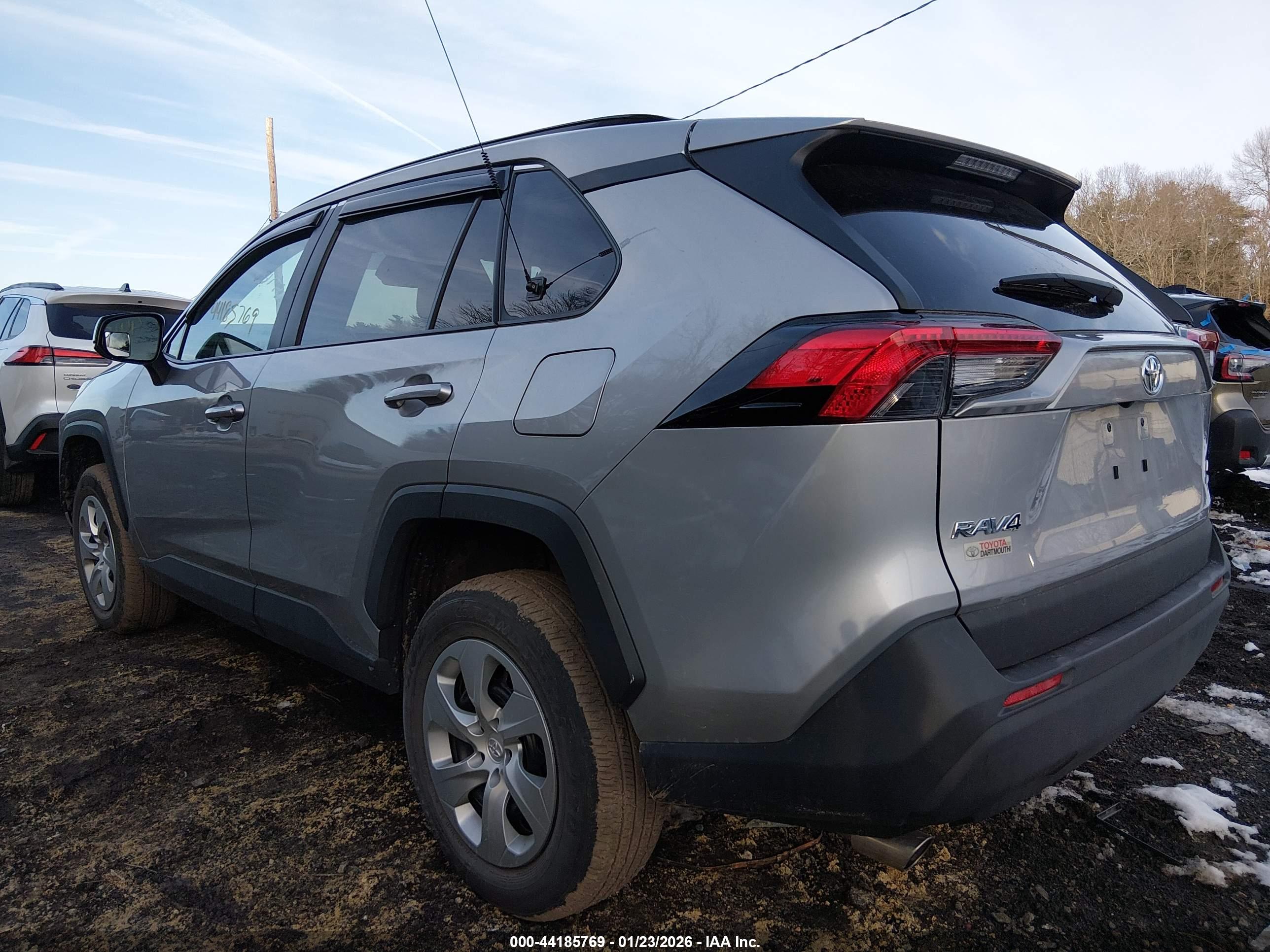 TOYOTA RAV4 image 3