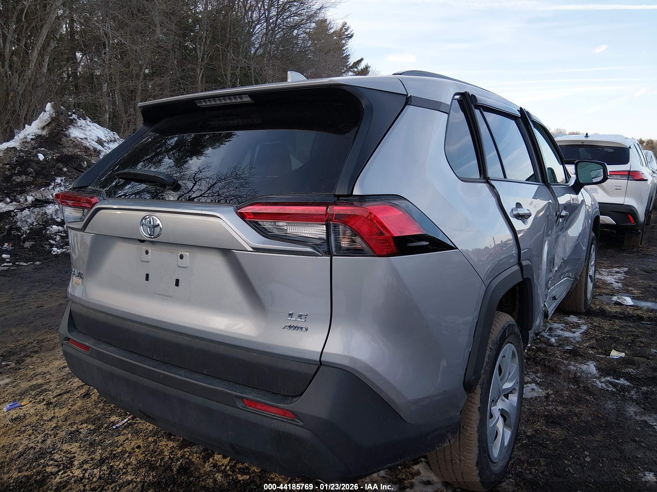 TOYOTA RAV4 image 4