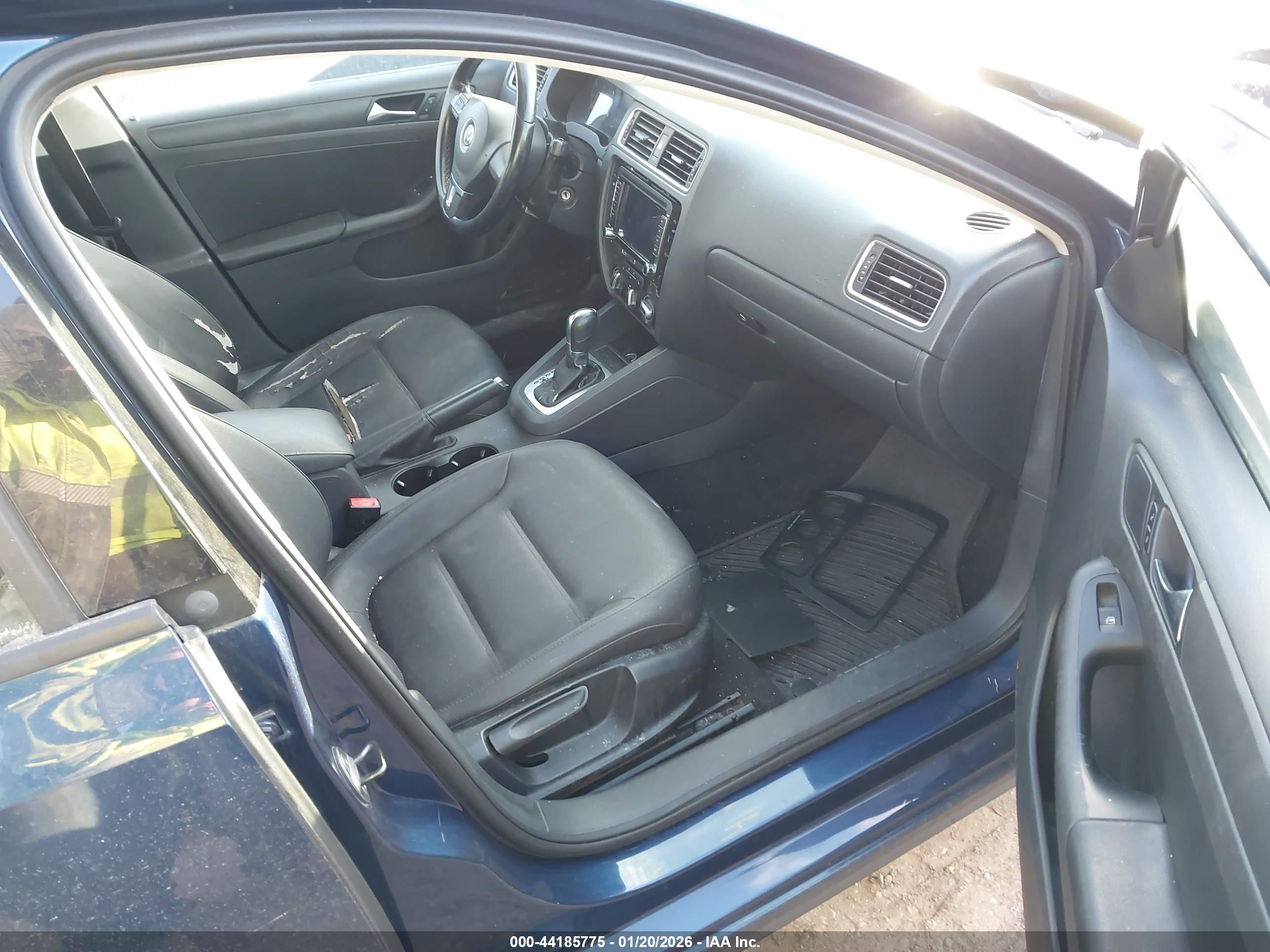 VOLKSWAGEN JETTA image 5