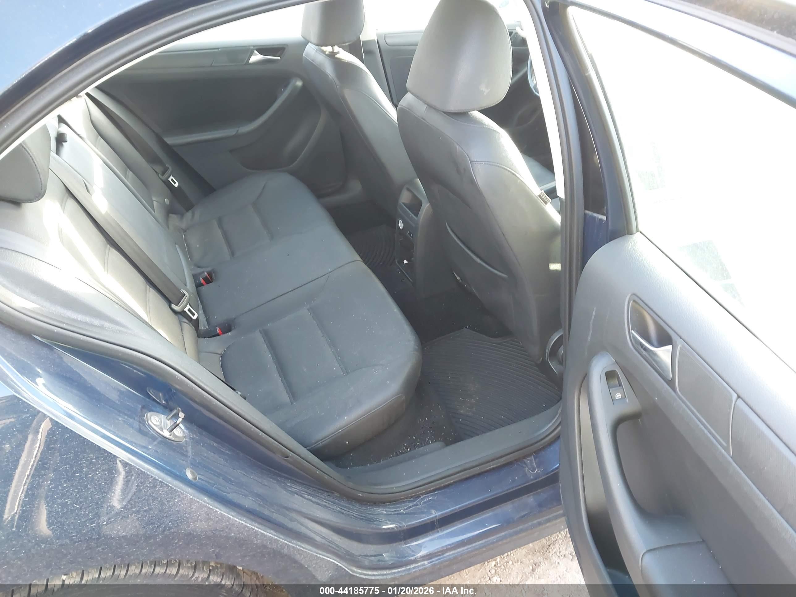 VOLKSWAGEN JETTA image 8