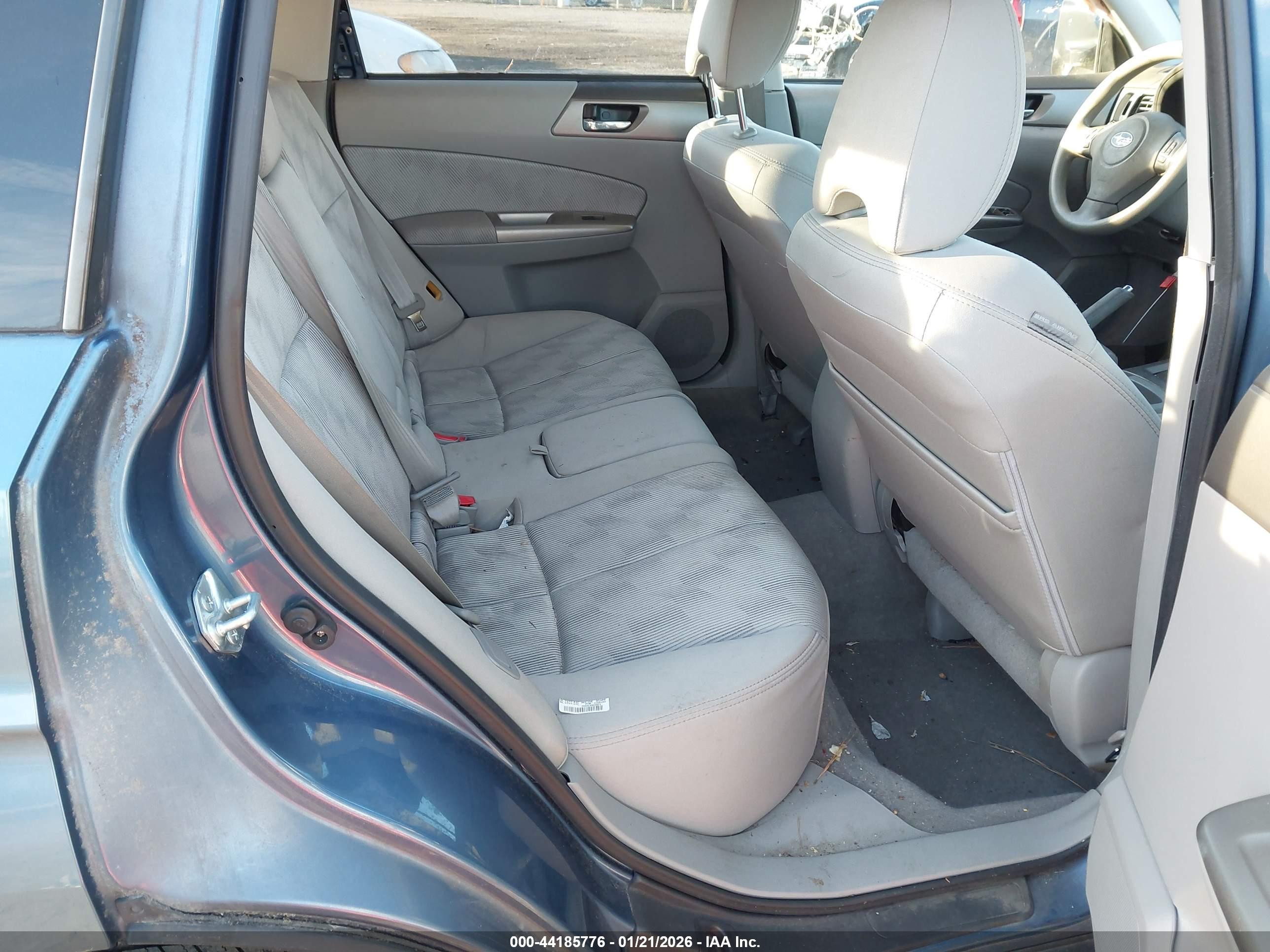 SUBARU FORESTER image 8