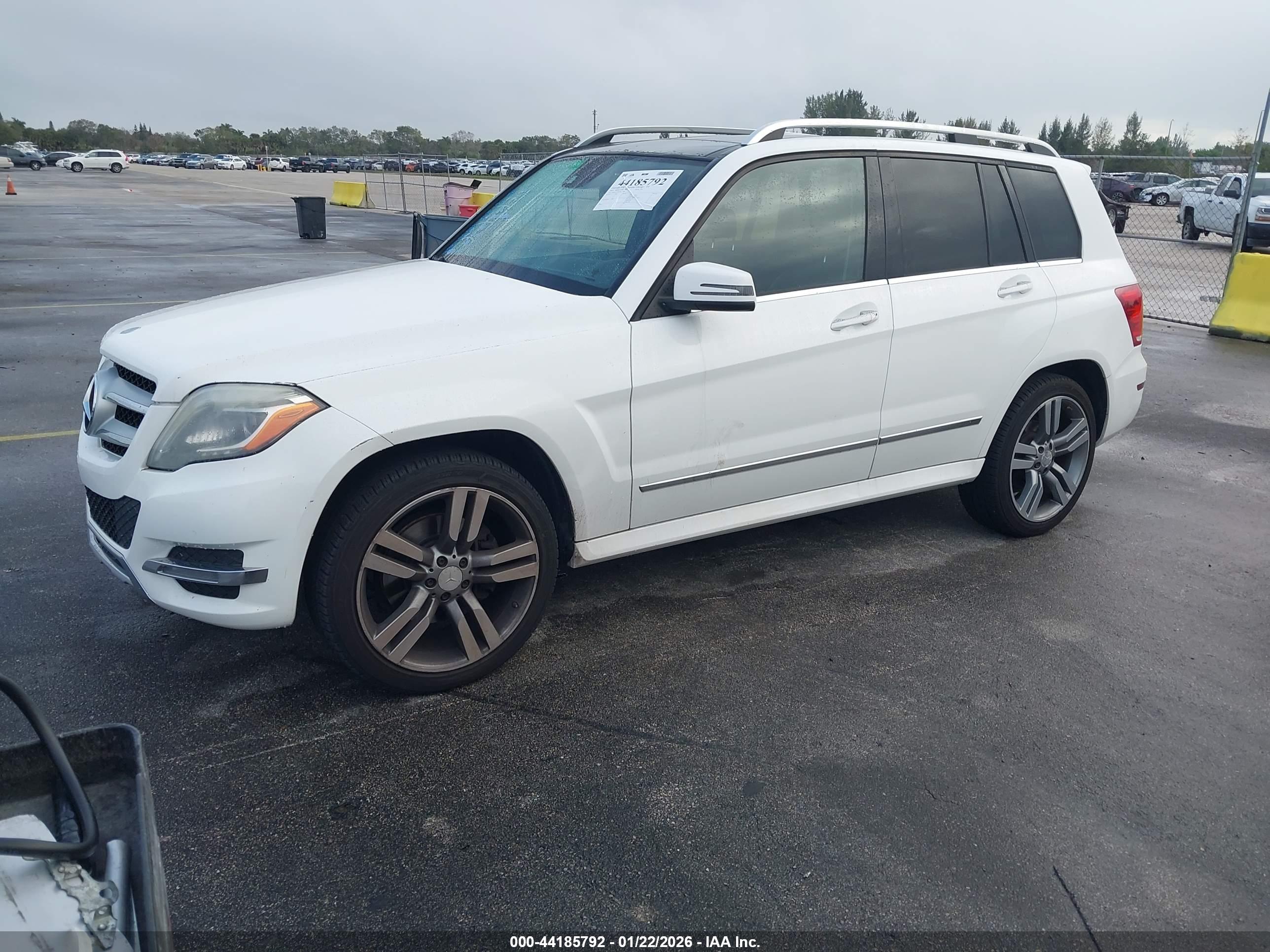 MERCEDES-BENZ GLK image 2