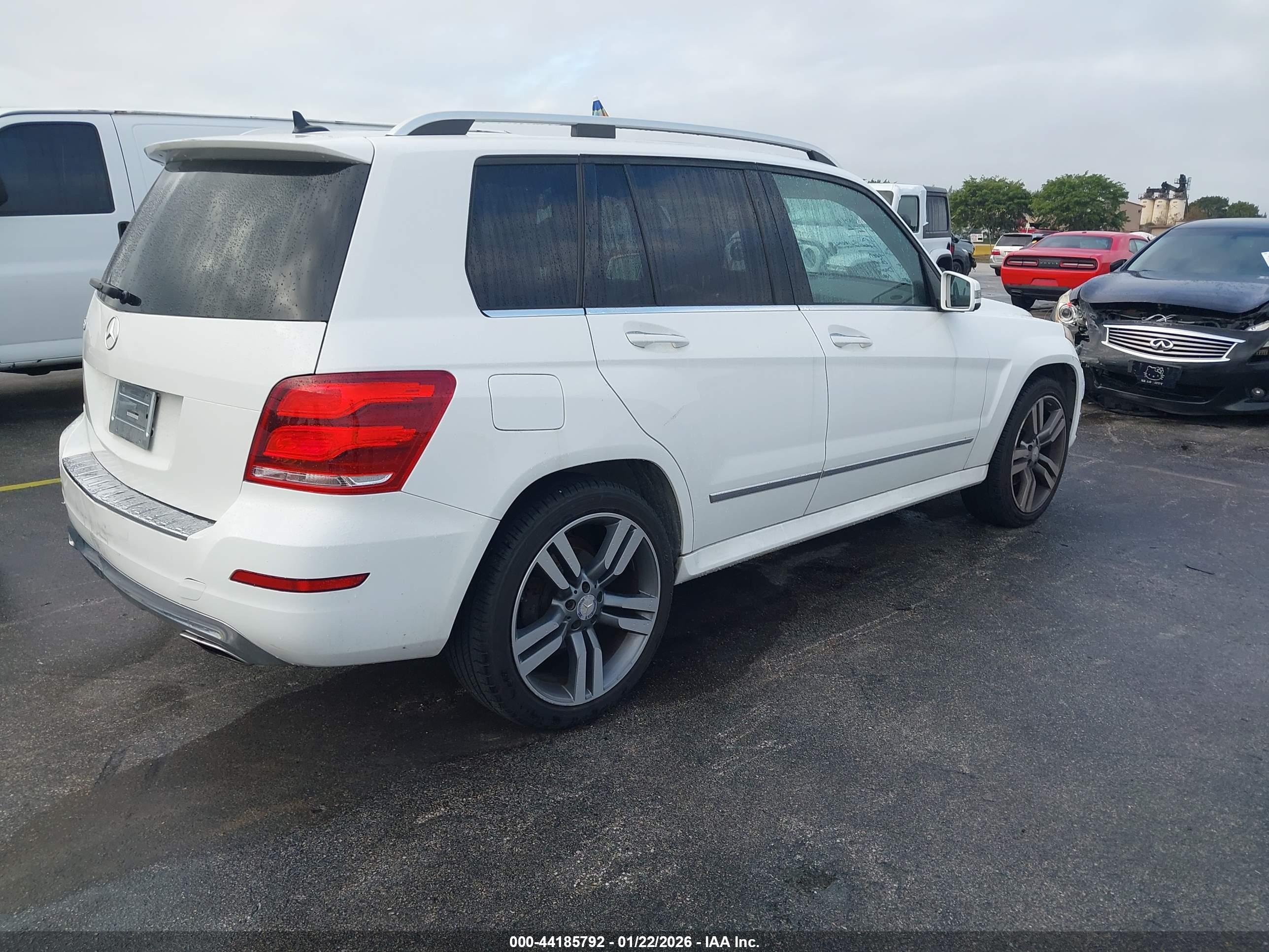 MERCEDES-BENZ GLK image 4
